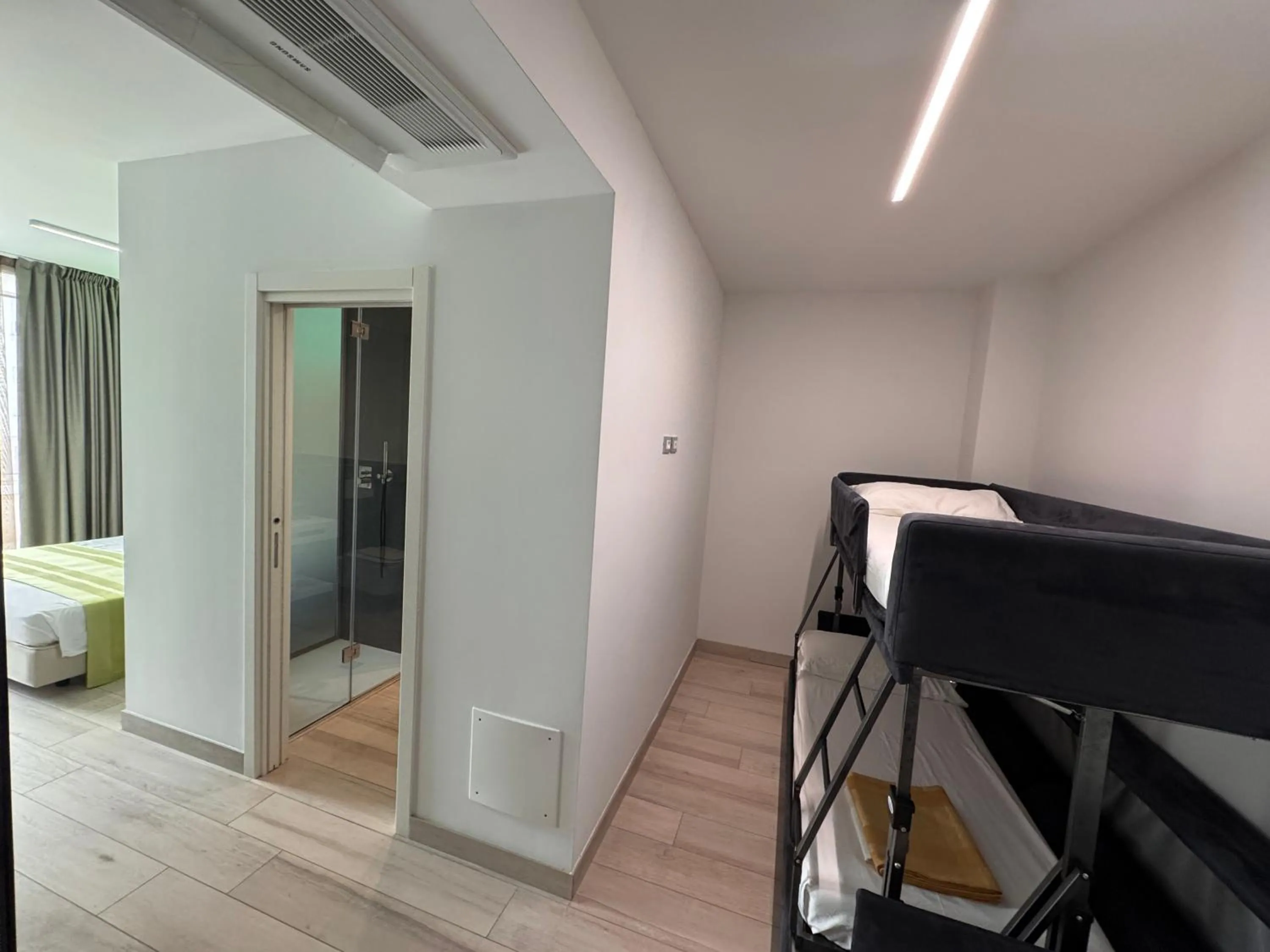 Bed in HOTEL VENICE BEACH HVB 34 Lifestyle 4 Superior