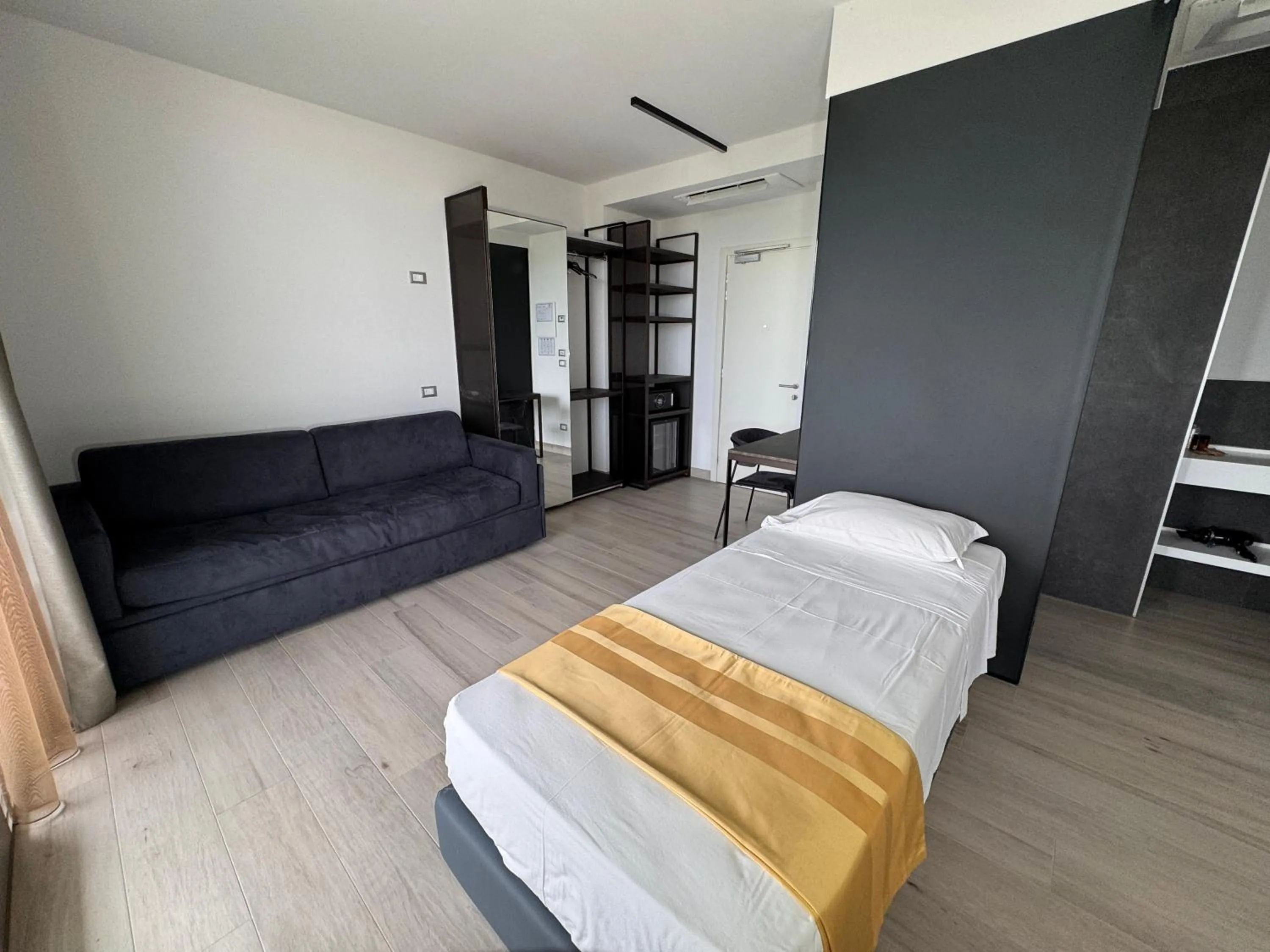 Bed in HOTEL VENICE BEACH HVB 34 Lifestyle 4 Superior