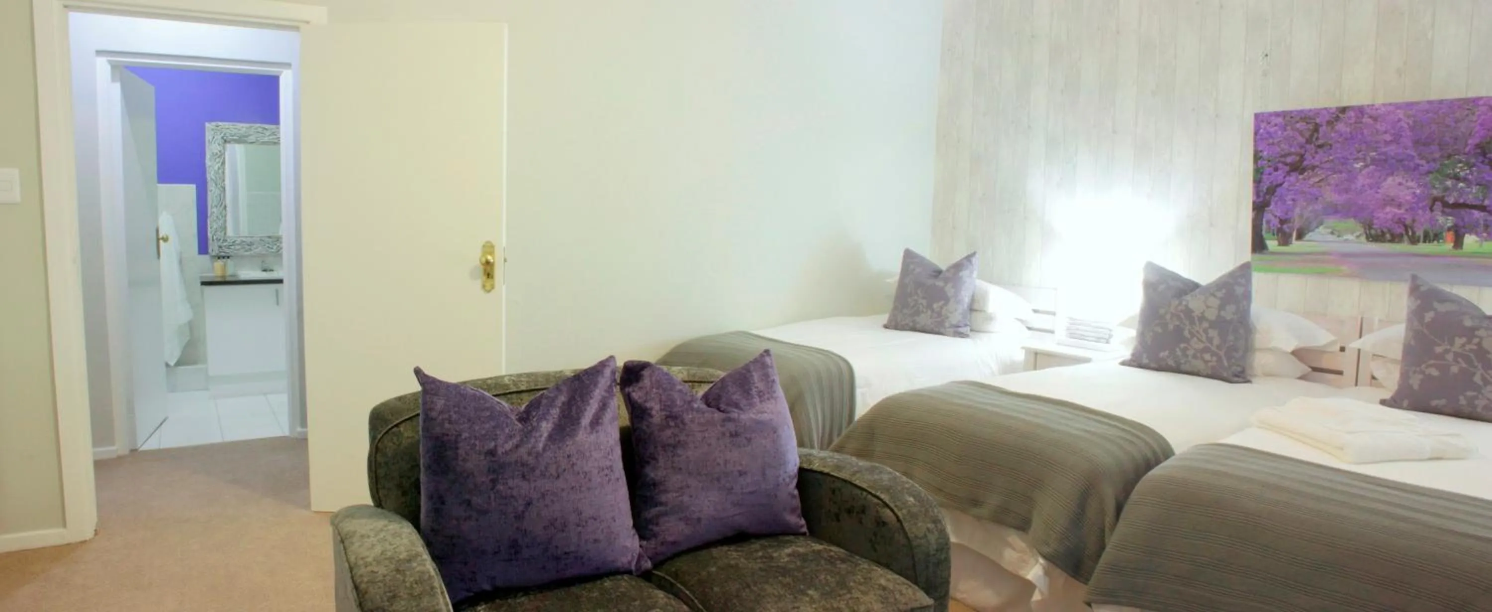 Bed in Lodge on Main Guest House and Conference Centre