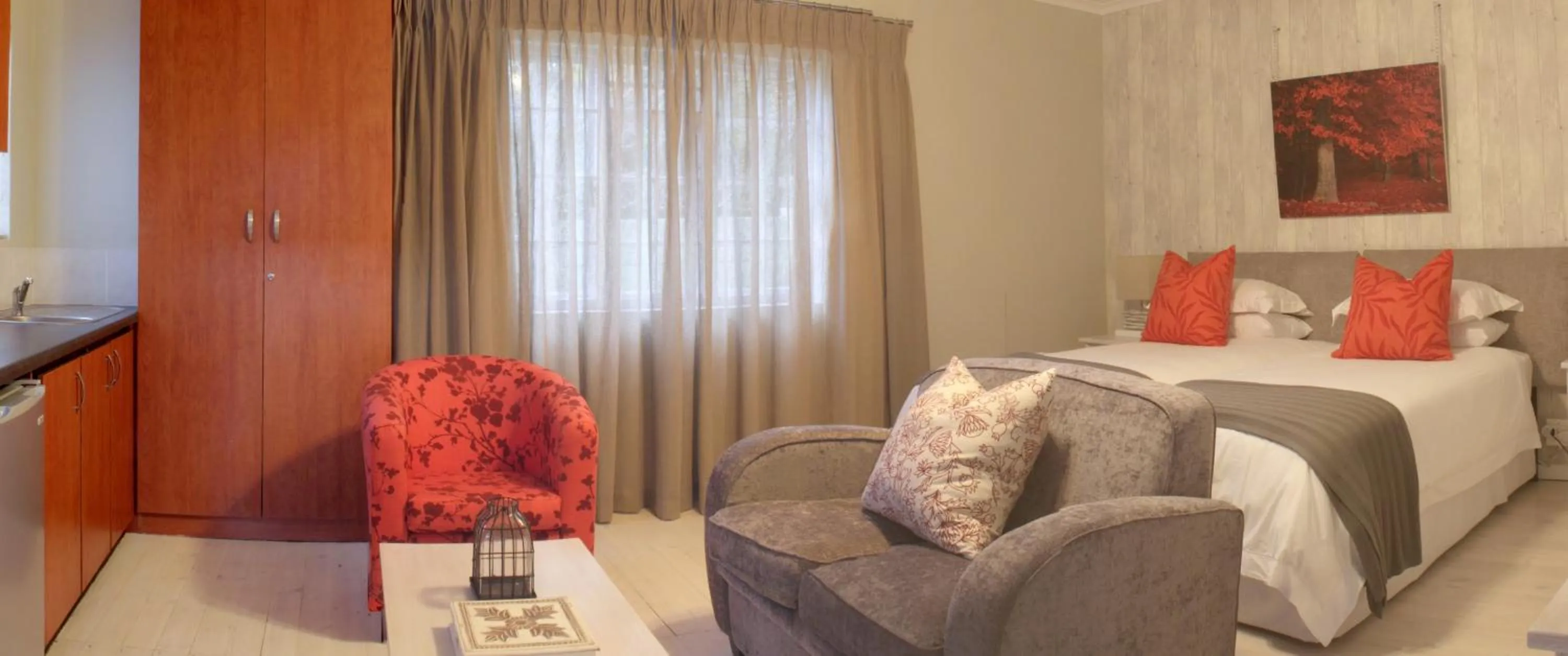 Photo of the whole room, Bed in Lodge on Main Guest House and Conference Centre