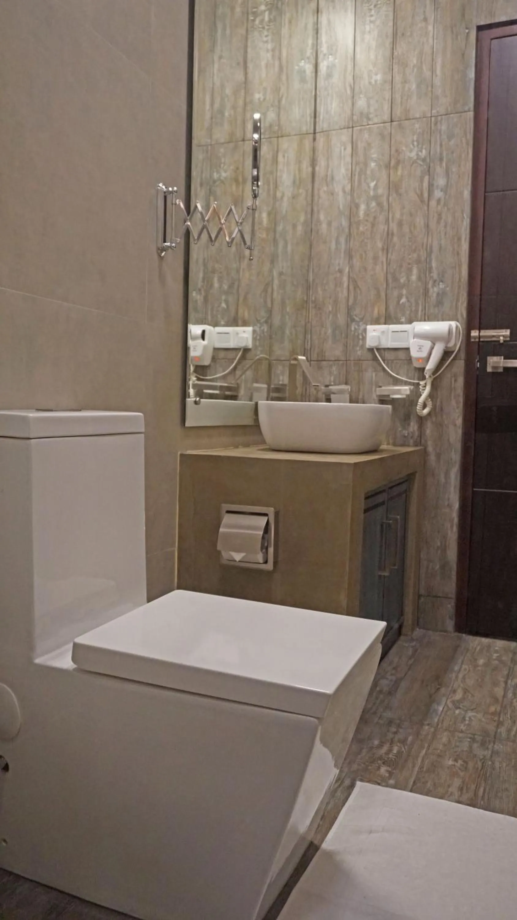 Toilet in Hotel Sico