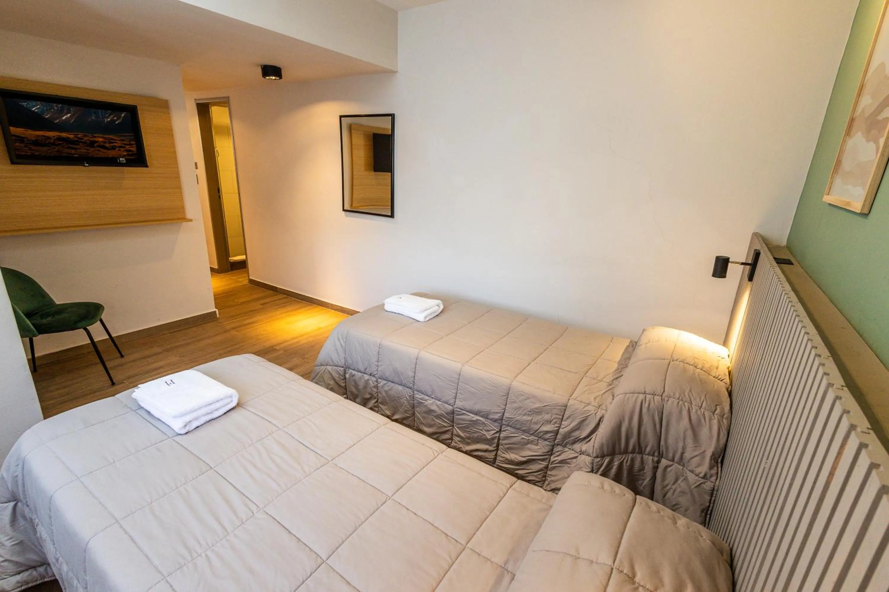 Bedroom, Bed in M383 Hotel Bariloche