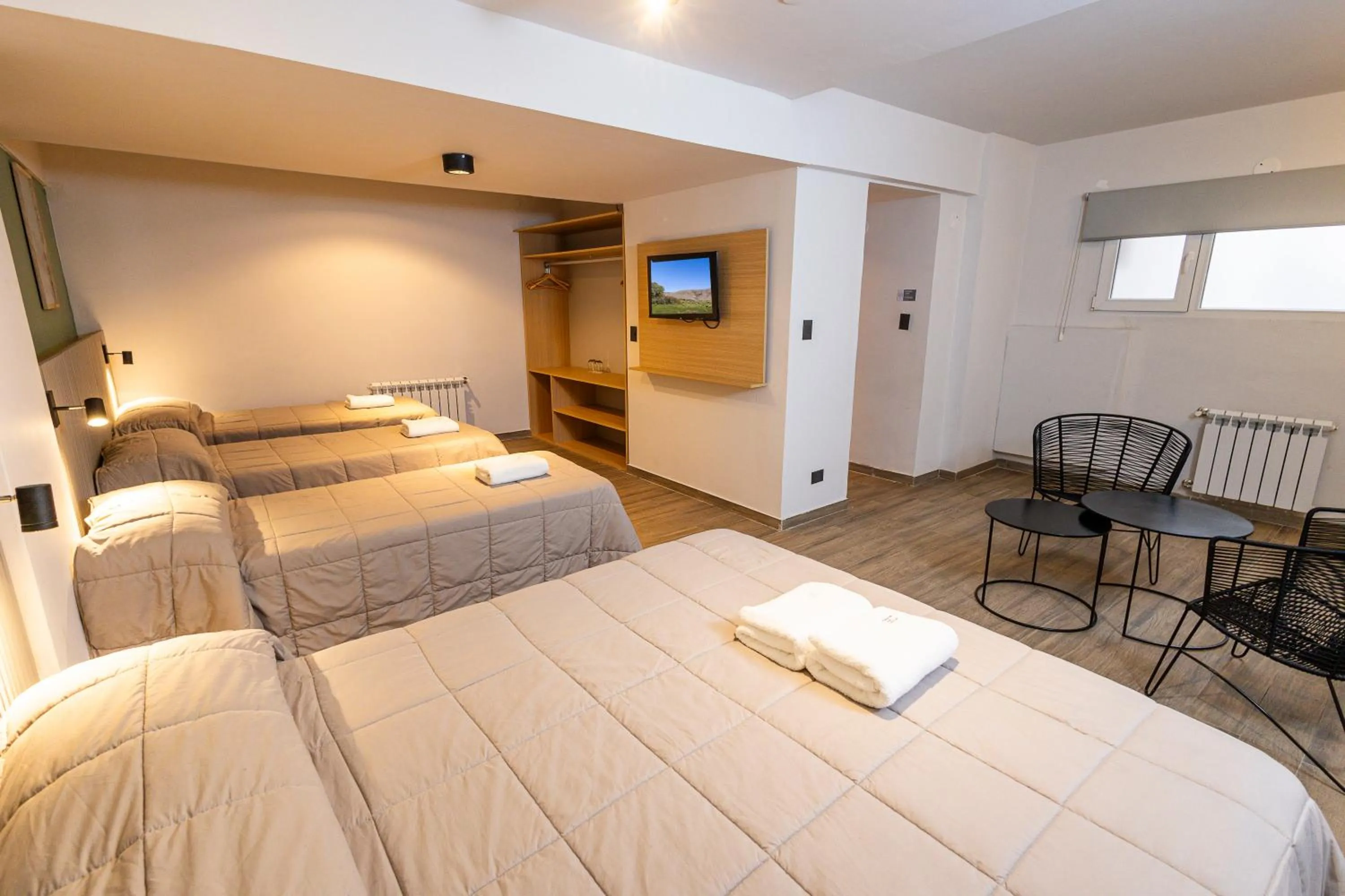 Photo of the whole room, Bed in M383 Hotel Bariloche