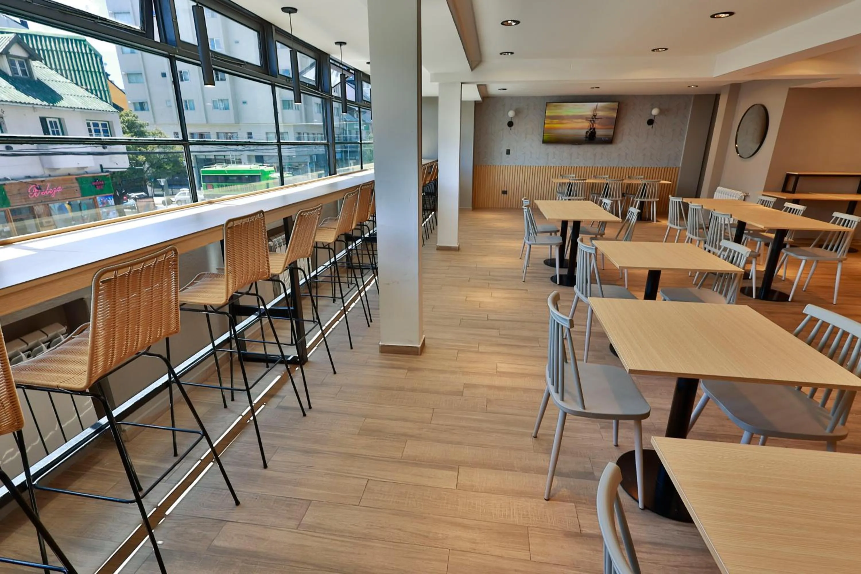 Dining area in M383 Hotel Bariloche