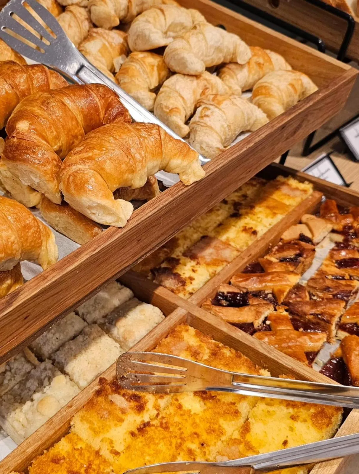 Breakfast in M383 Hotel Bariloche