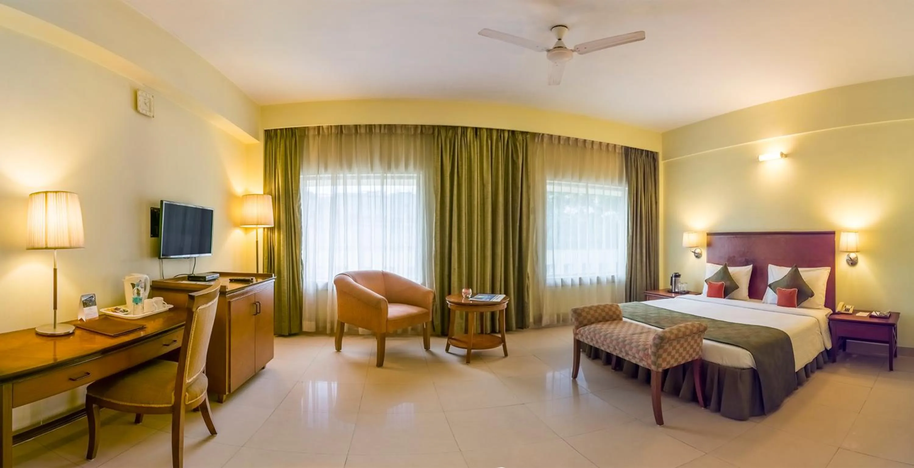 Bedroom, Bed in Peerless Hotel Durgapur