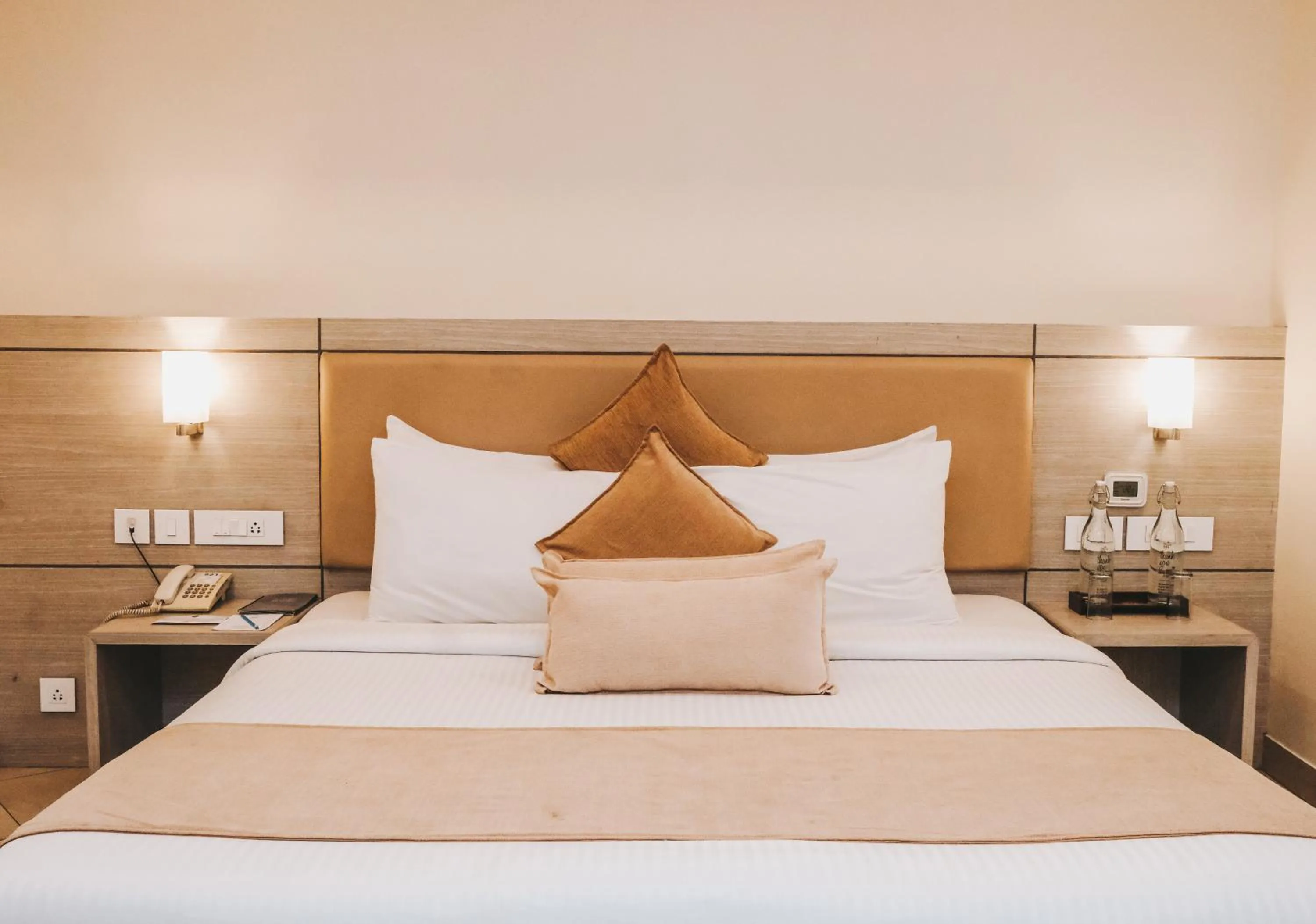 Bedroom, Bed in Peerless Hotel Durgapur