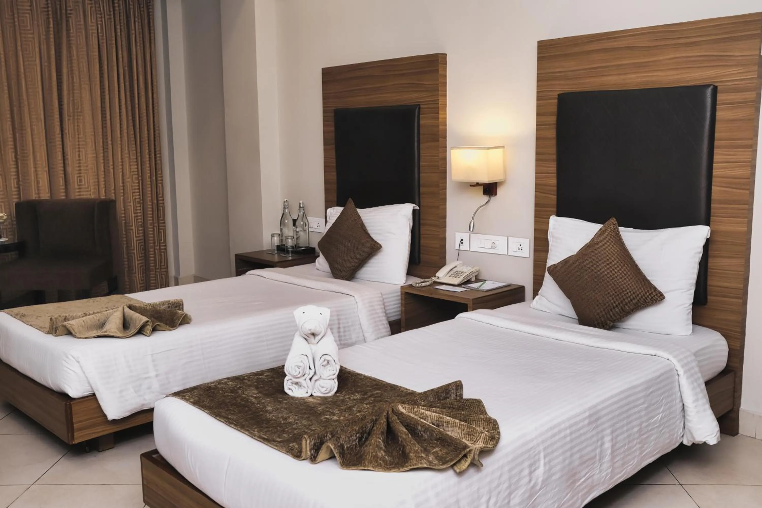 Bedroom, Bed in Peerless Hotel Durgapur