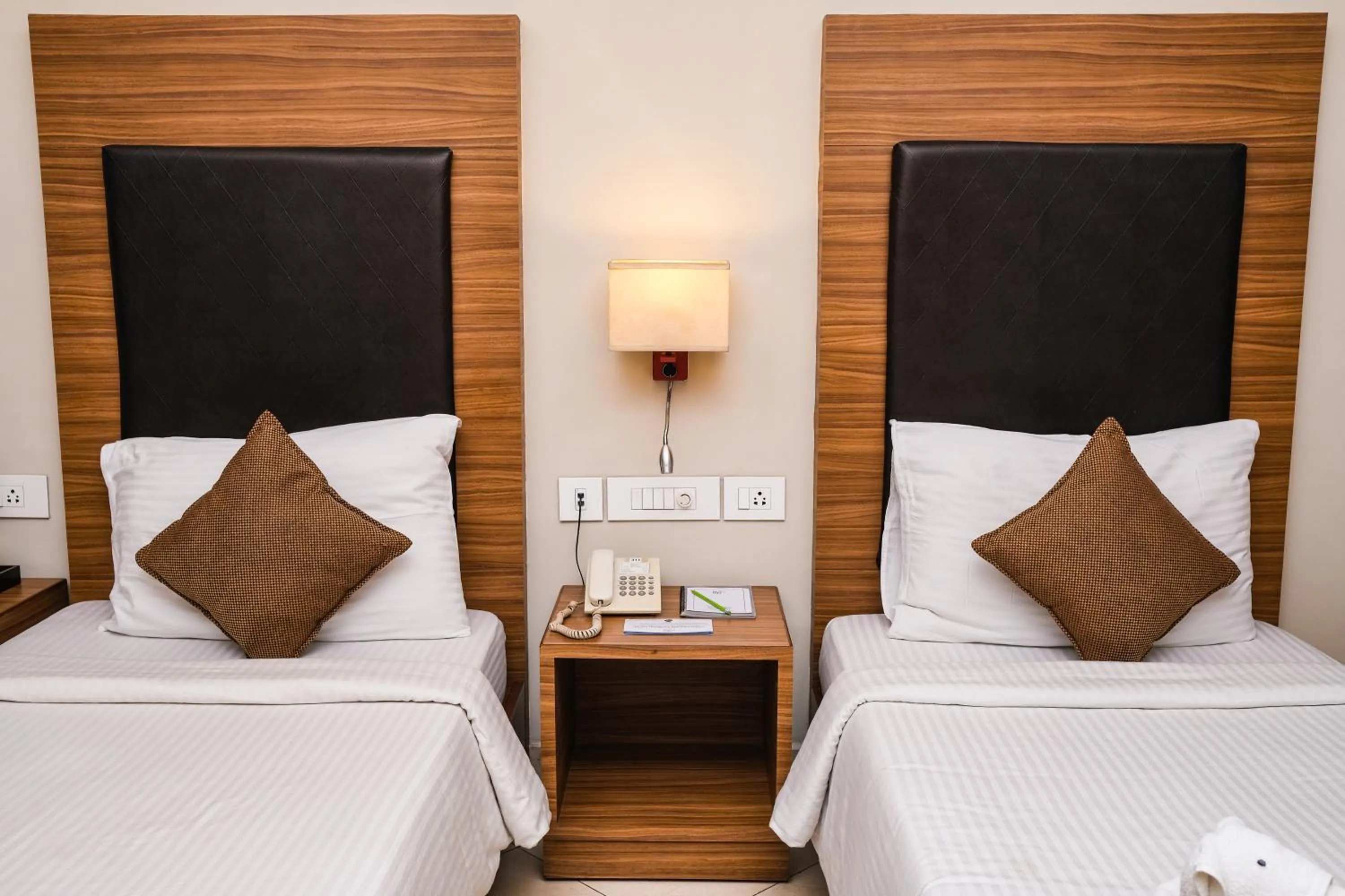 Bedroom, Bed in Peerless Hotel Durgapur