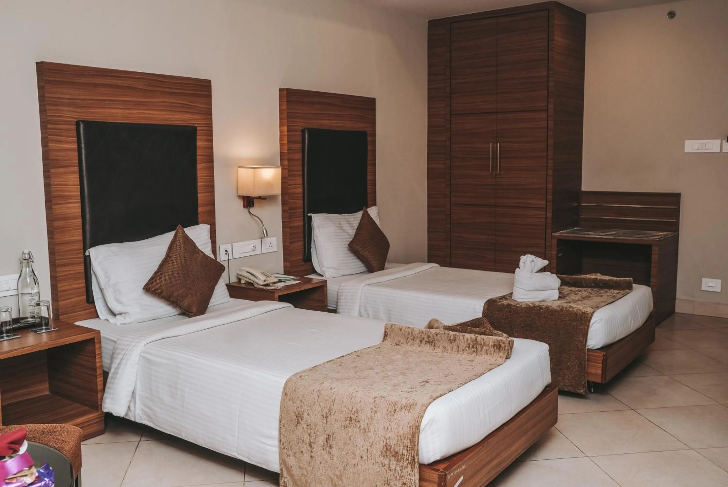 Bedroom, Bed in Peerless Hotel Durgapur