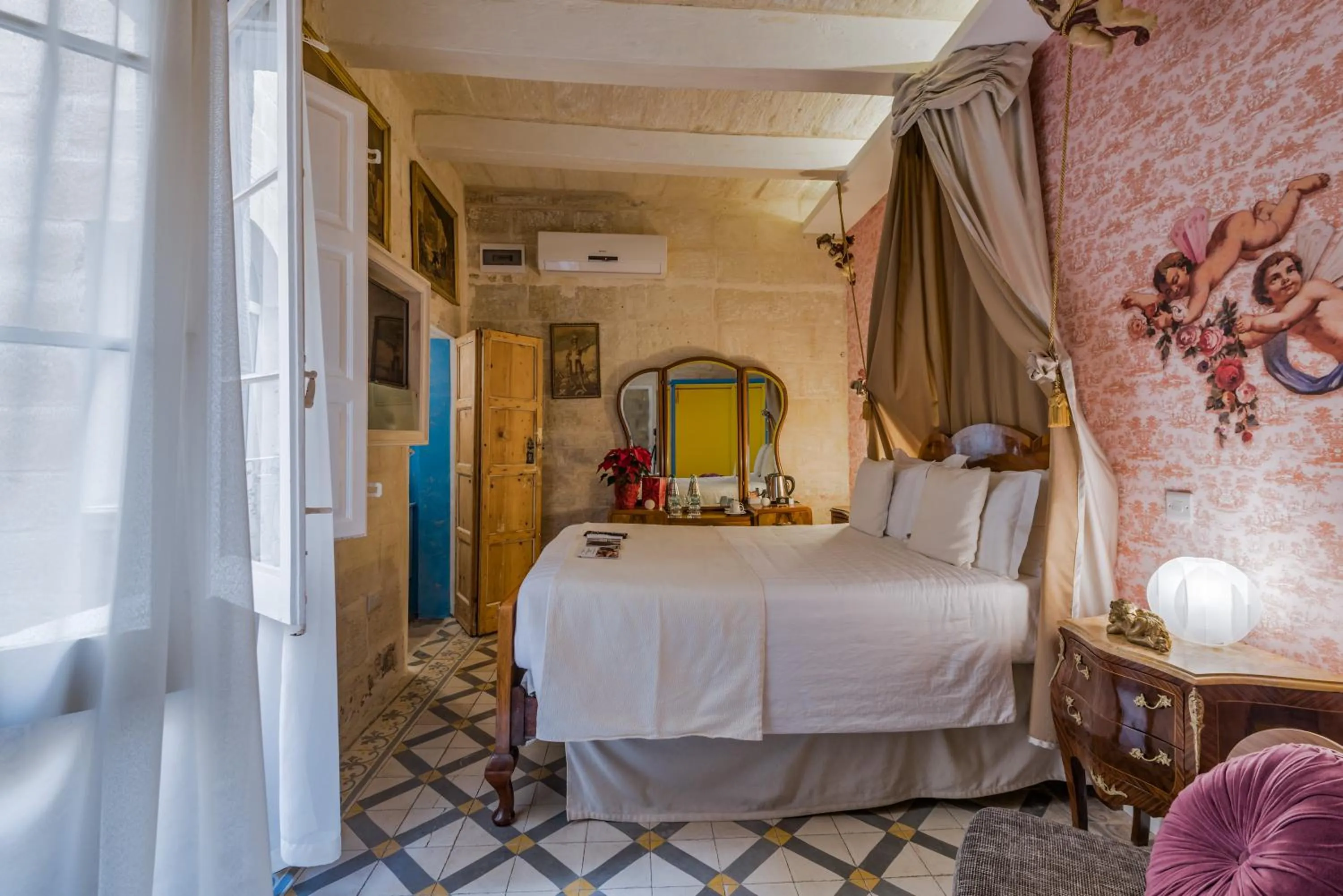 Bed in Valletta Lucente Guest House