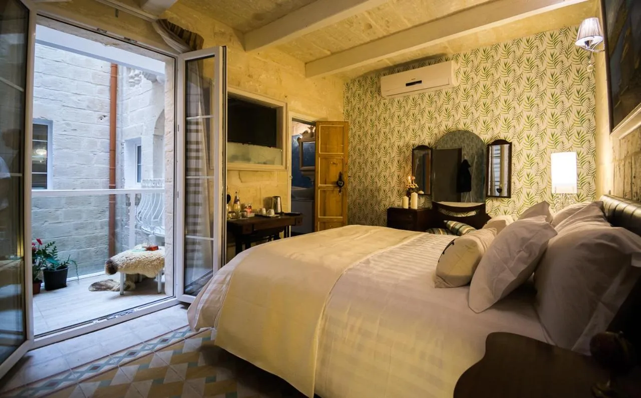 Bed in Valletta Lucente Guest House