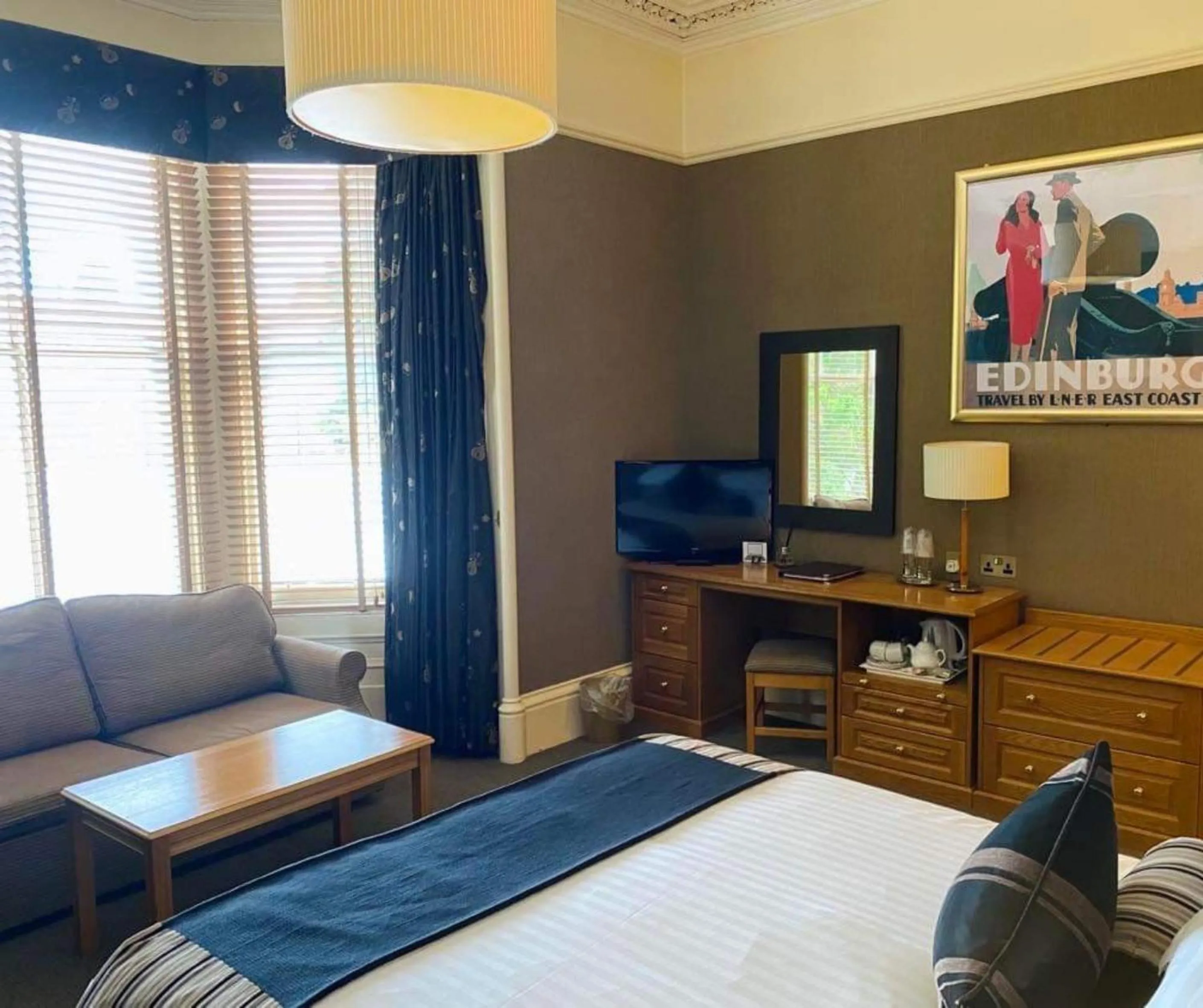 Bedroom, Bed in The Dutch Mill Hotel