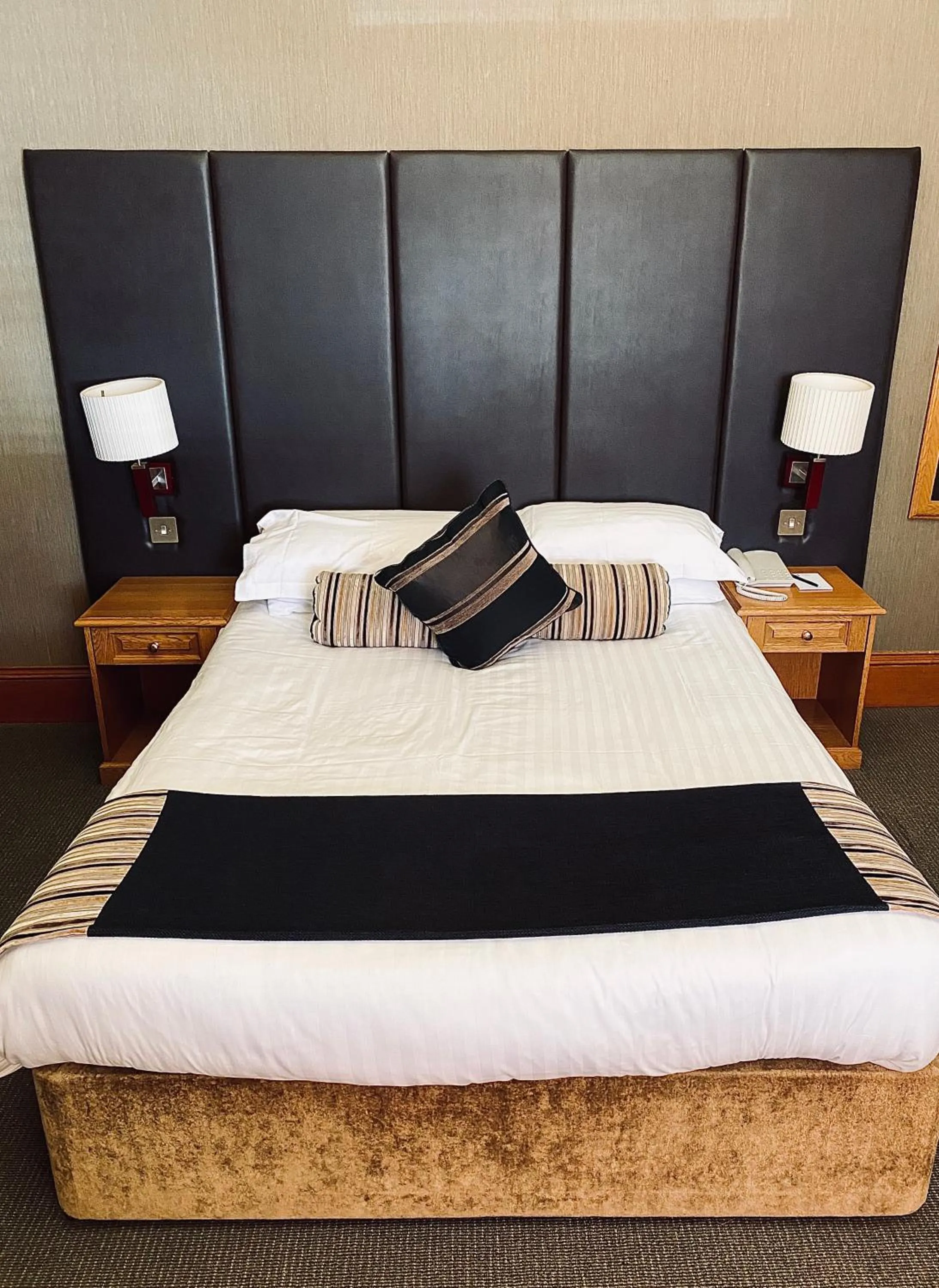 Bed in The Dutch Mill Hotel