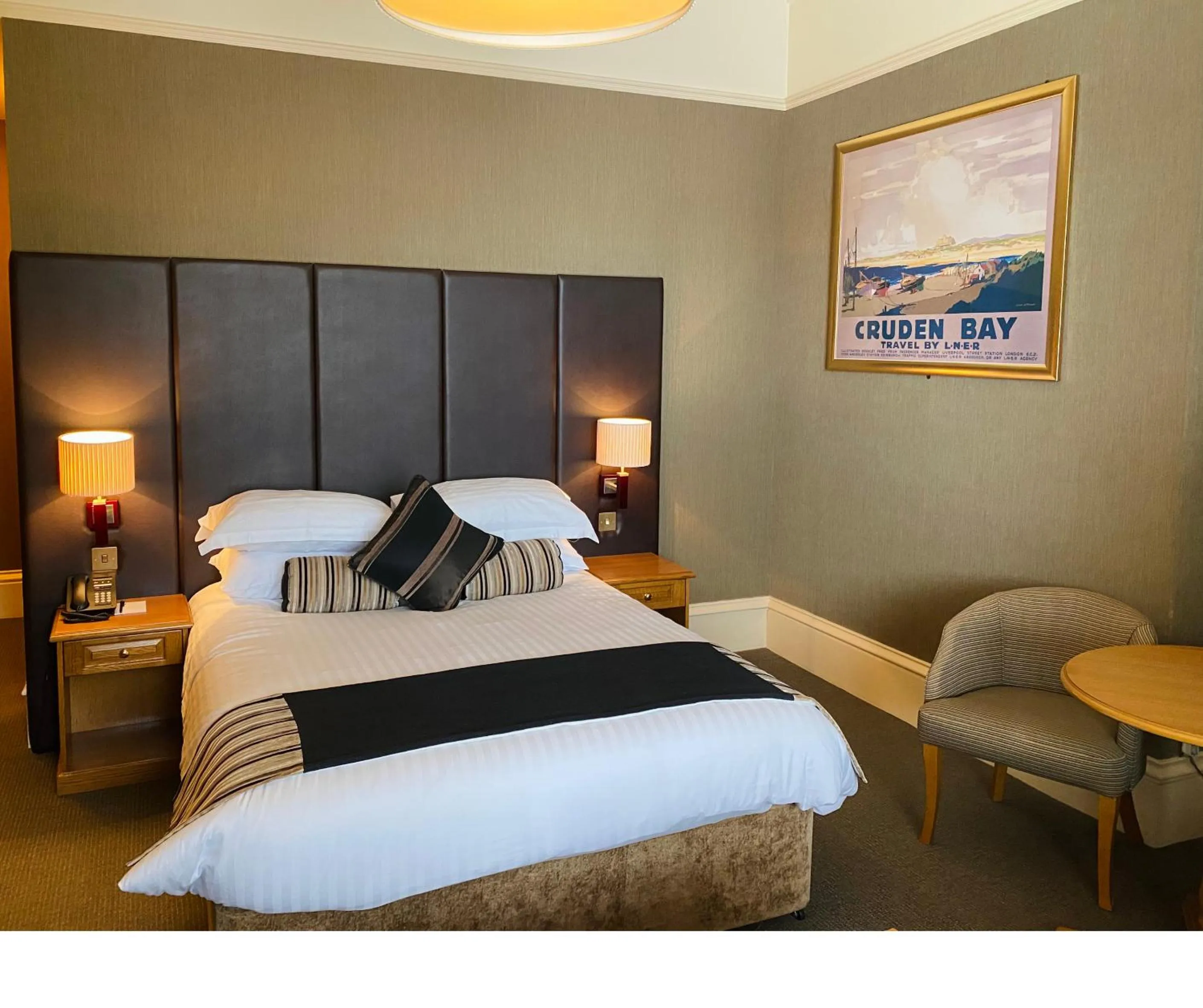 Bedroom, Bed in The Dutch Mill Hotel