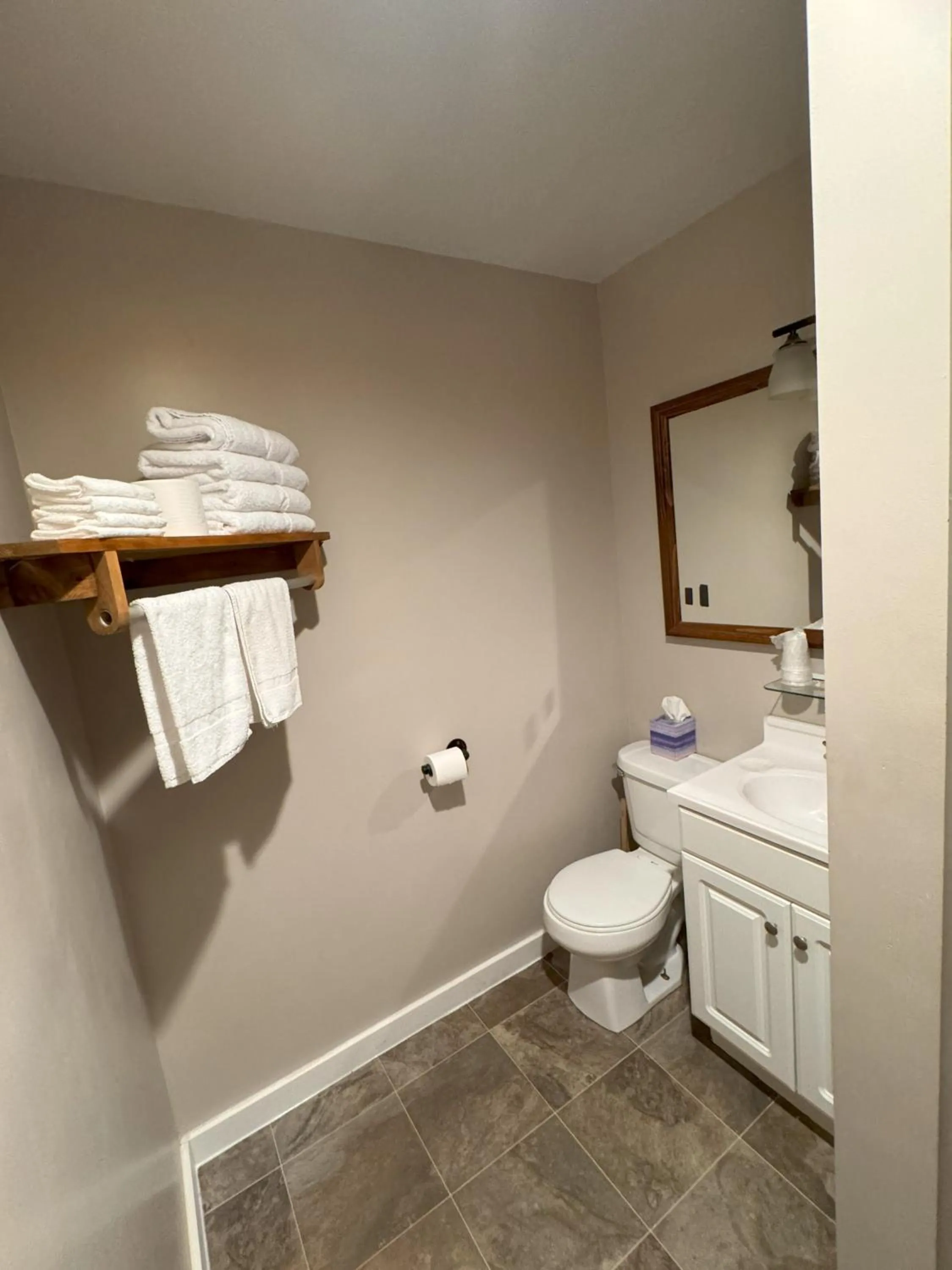 Bathroom in Lake Ontario Motel & Inn