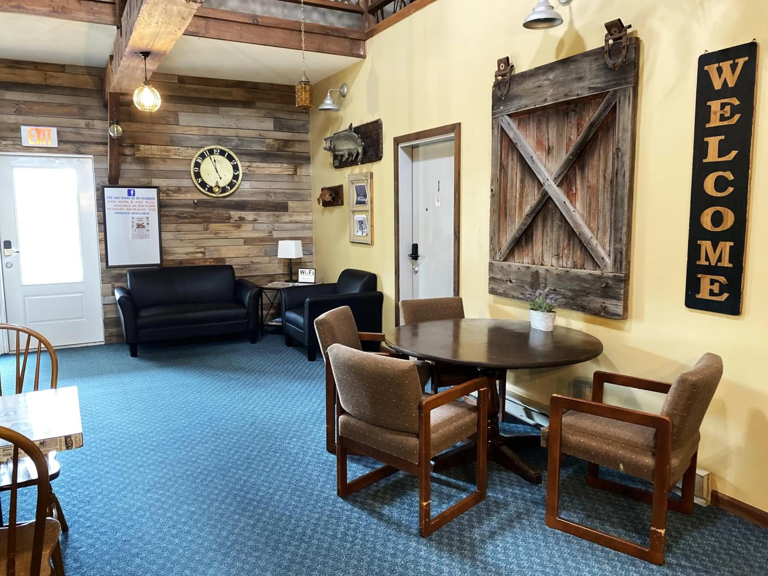 Lobby or reception in Lake Ontario Motel & Inn
