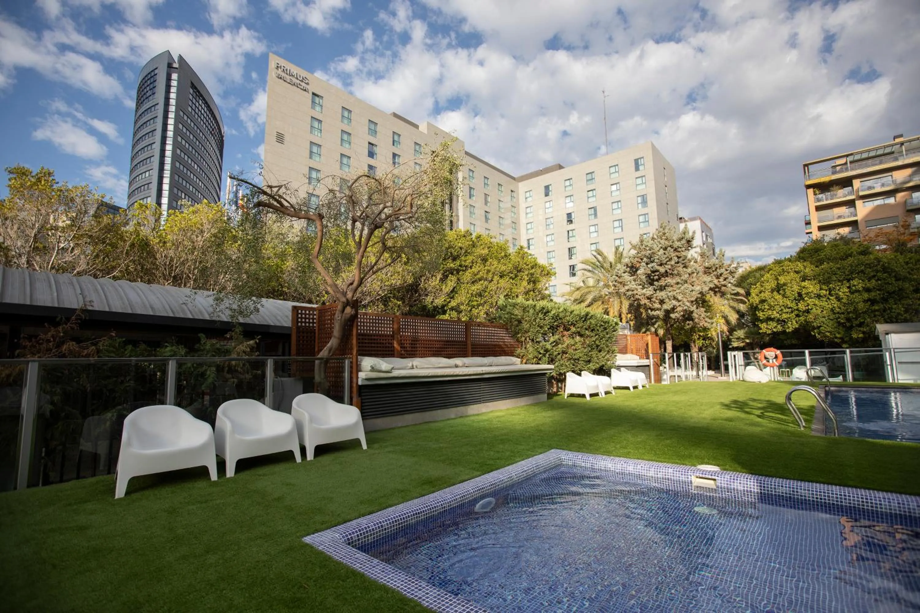 Property building in Primus Valencia