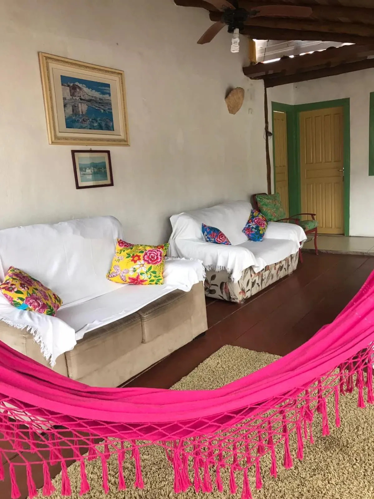 Living room, Bed in Pousada Florescer