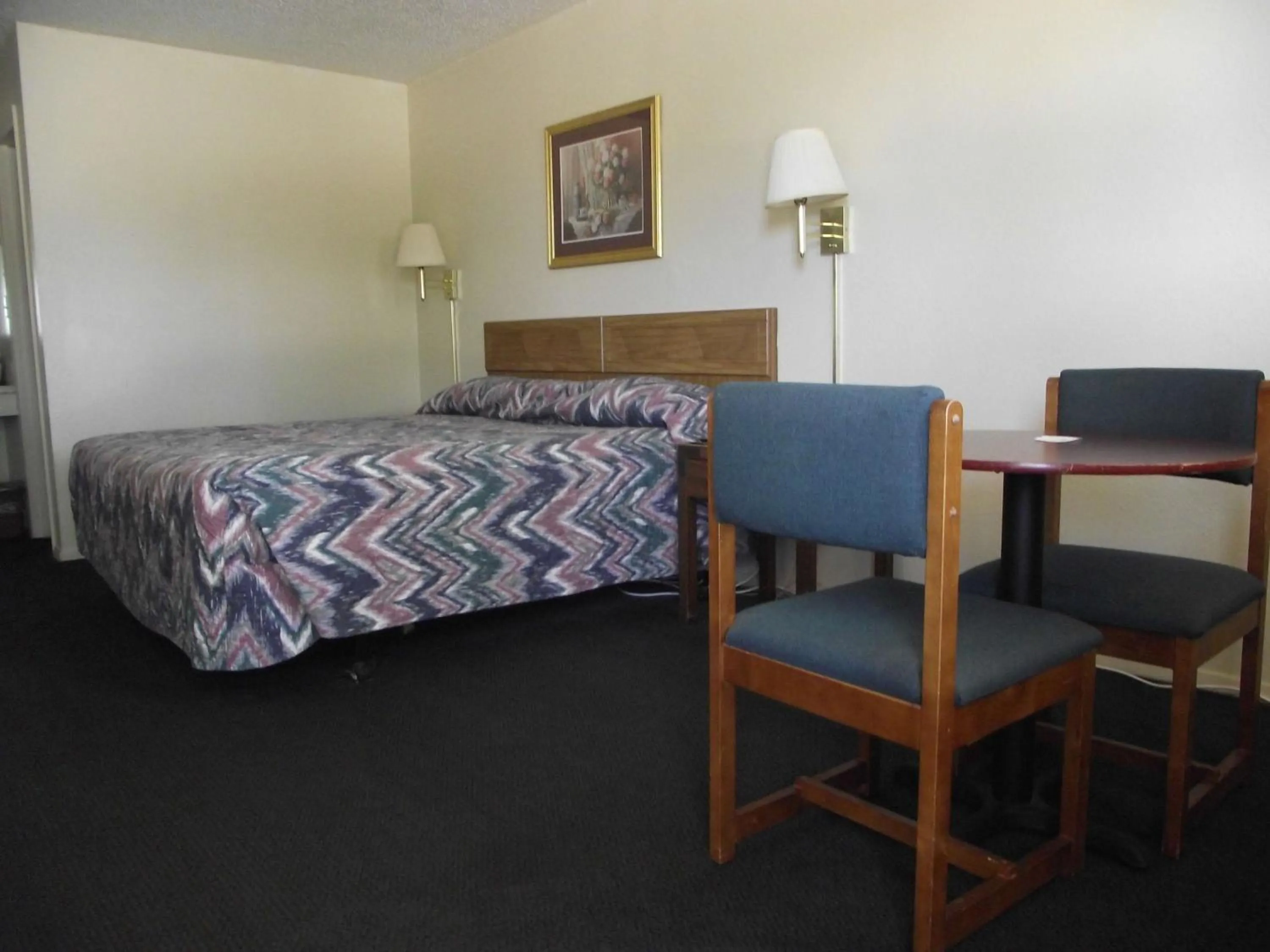 Photo of the whole room in Glen Rose Inn and Suites