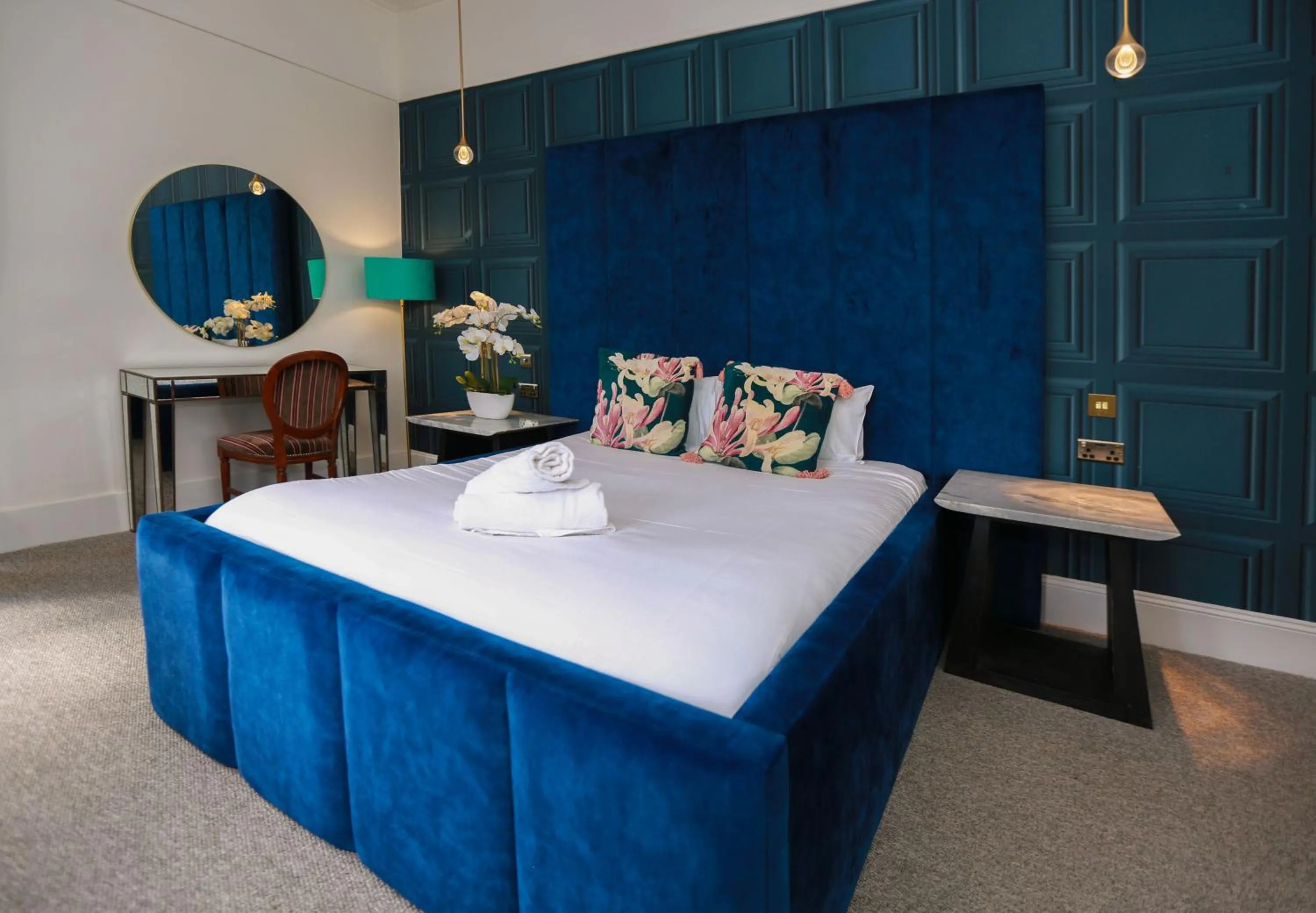 Bed in Lovat Hotel
