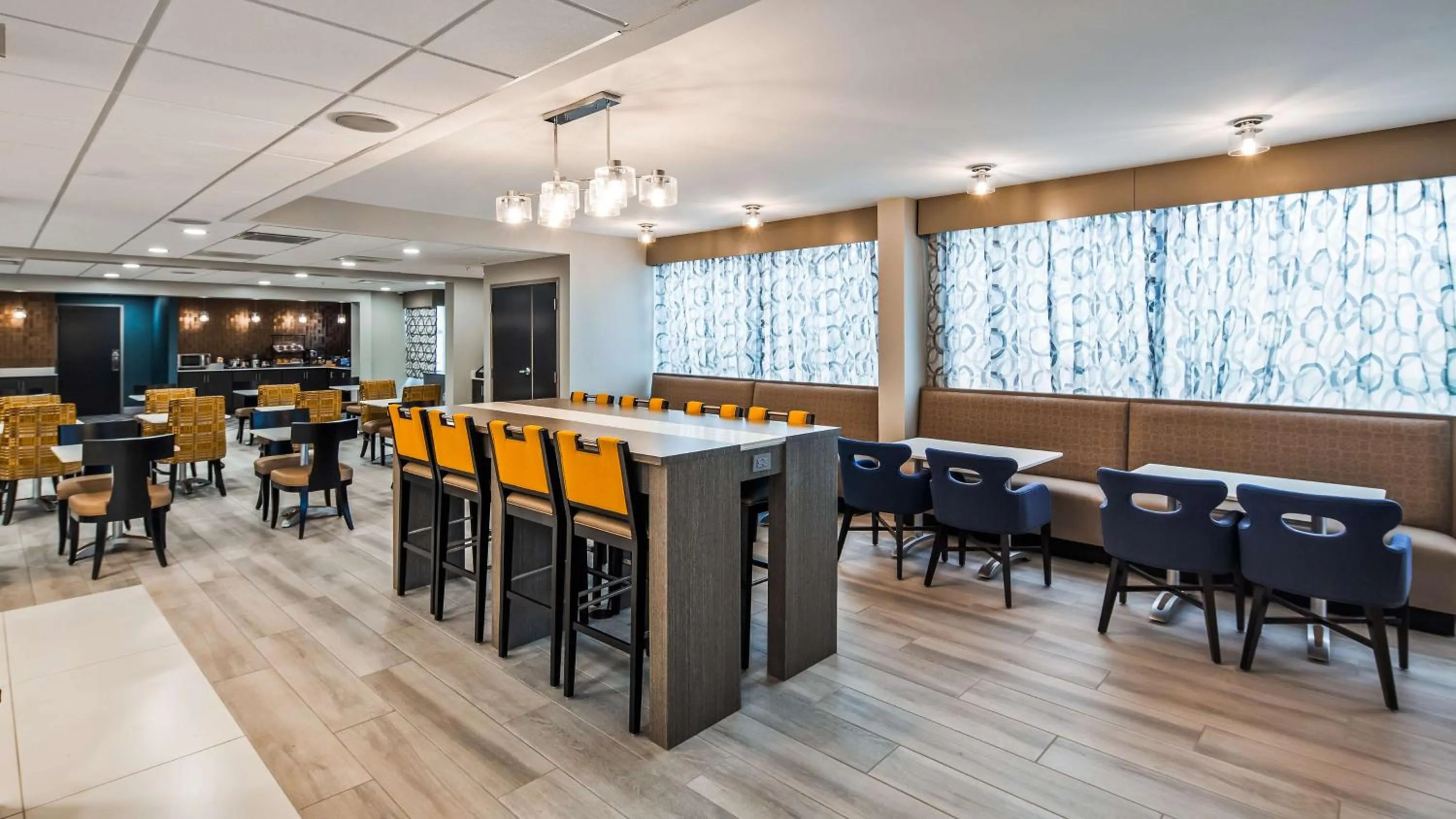 Restaurant/places to eat in Best Western Plus Bloomington East
