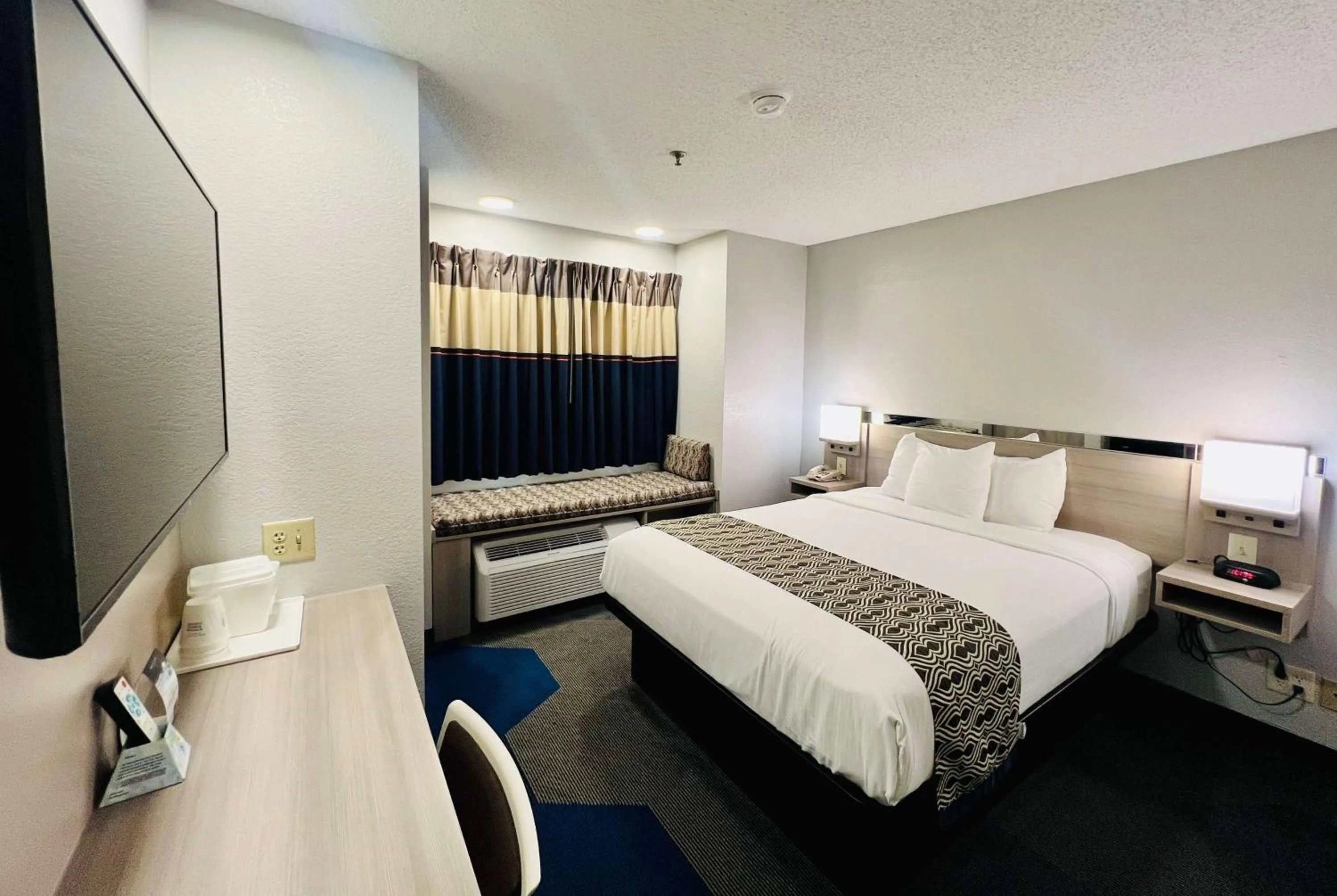 Photo of the whole room, Bed in Microtel Inn Georgetown - Lexington North