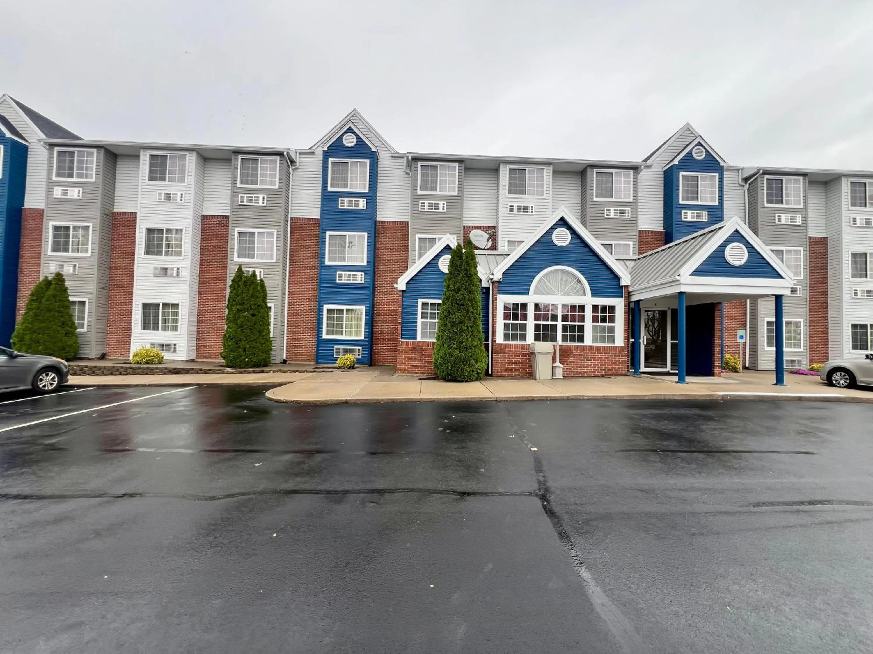 Property building in Microtel Inn Georgetown - Lexington North