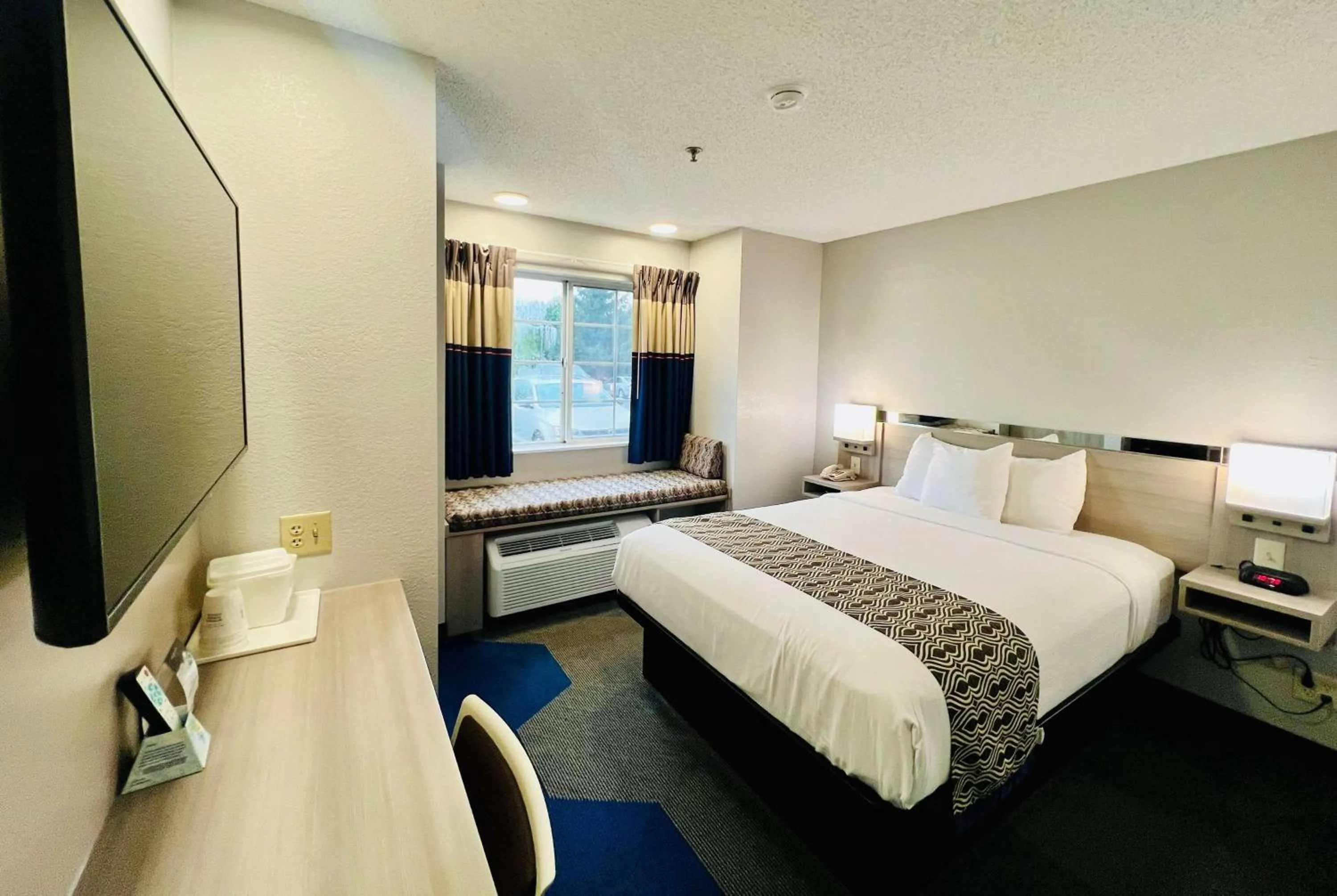 Photo of the whole room, Bed in Microtel Inn Georgetown - Lexington North