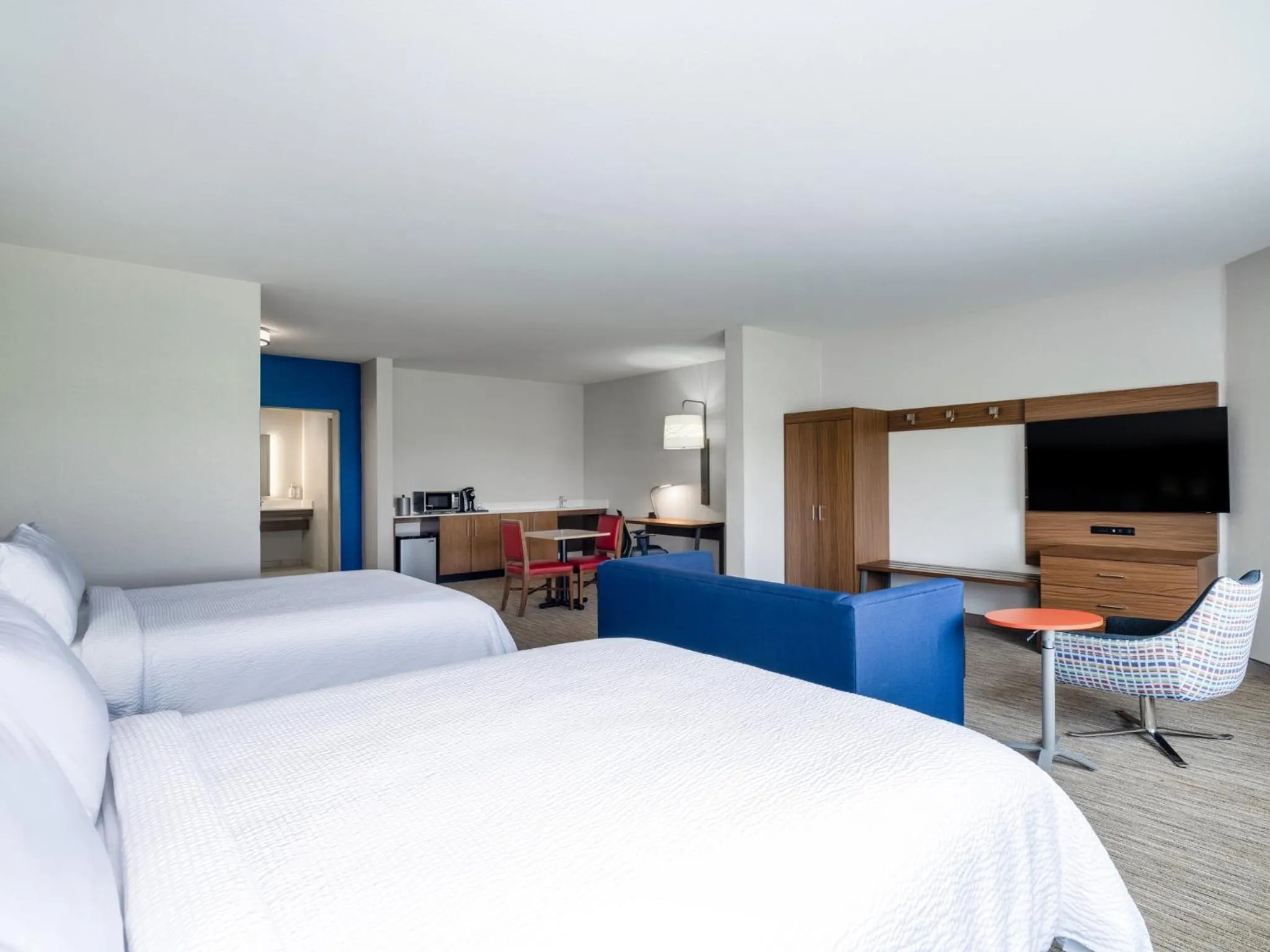 Photo of the whole room, Bed in Holiday Inn Express Lodi by IHG