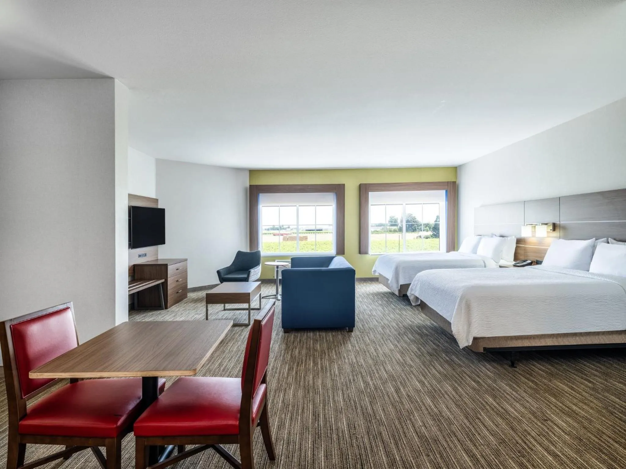 Photo of the whole room, Bed in Holiday Inn Express Lodi by IHG