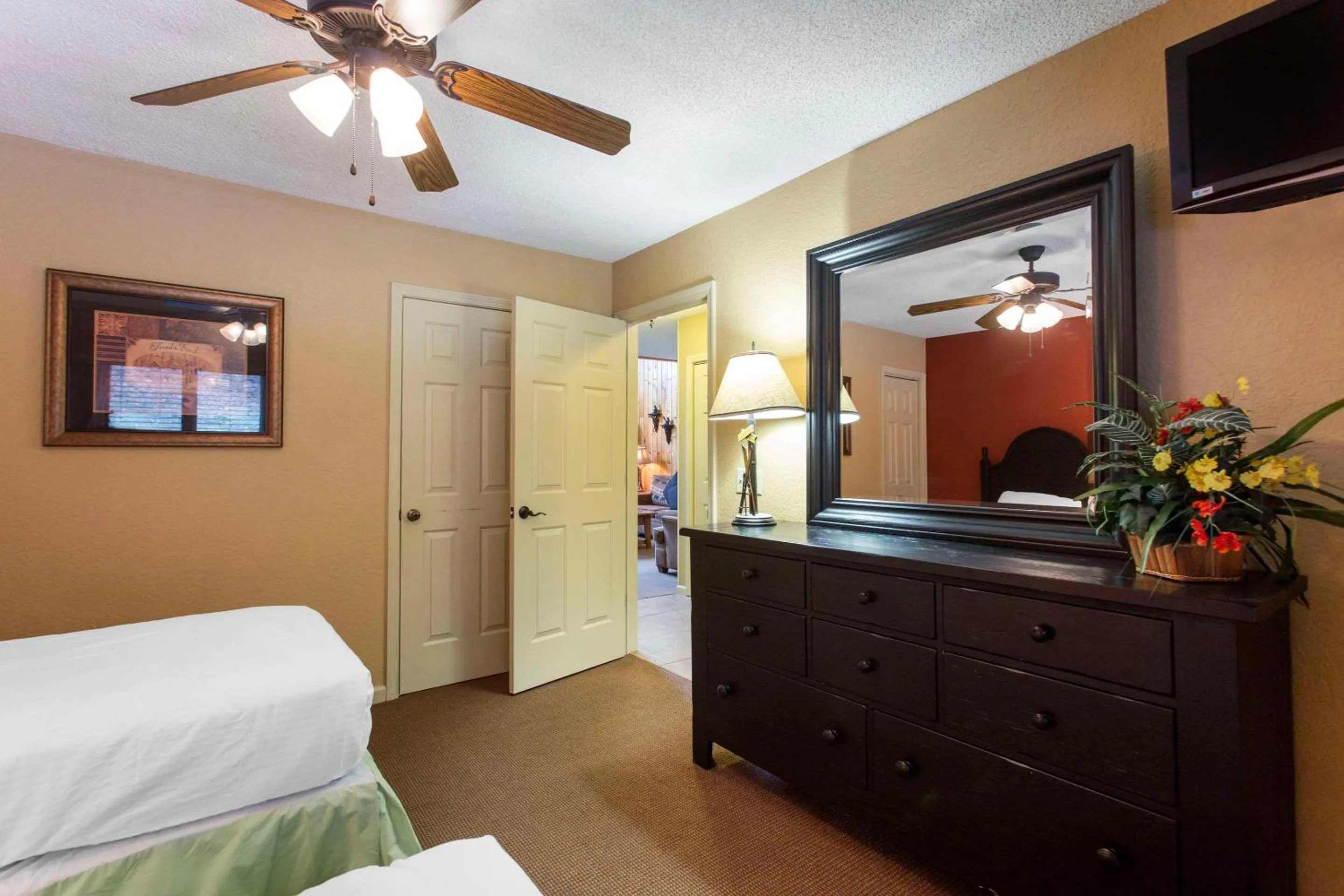 Bedroom, Bed in Bluegreen Vacations Blue Ridge Village, an Ascend Collection Resort
