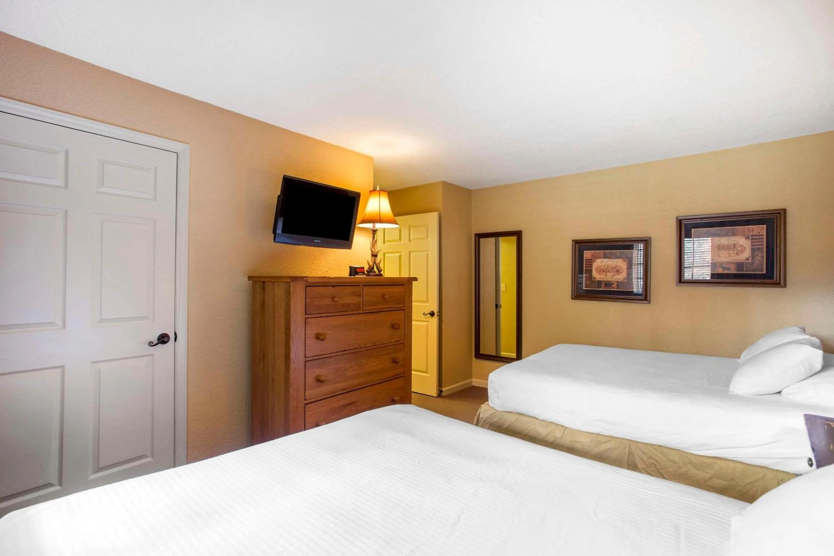 Bedroom, Bed in Bluegreen Vacations Blue Ridge Village, an Ascend Collection Resort