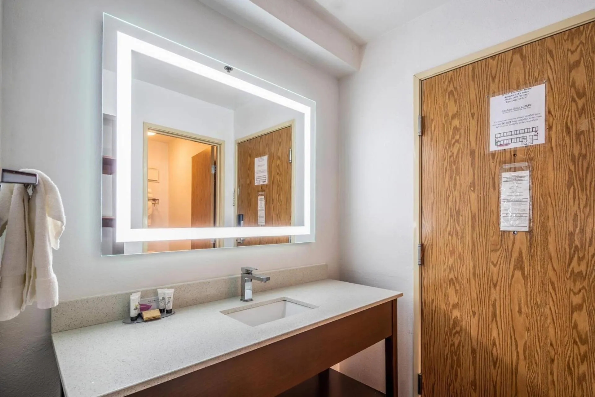 Bedroom in Quality Inn & Suites Kennewick Tri-Cities