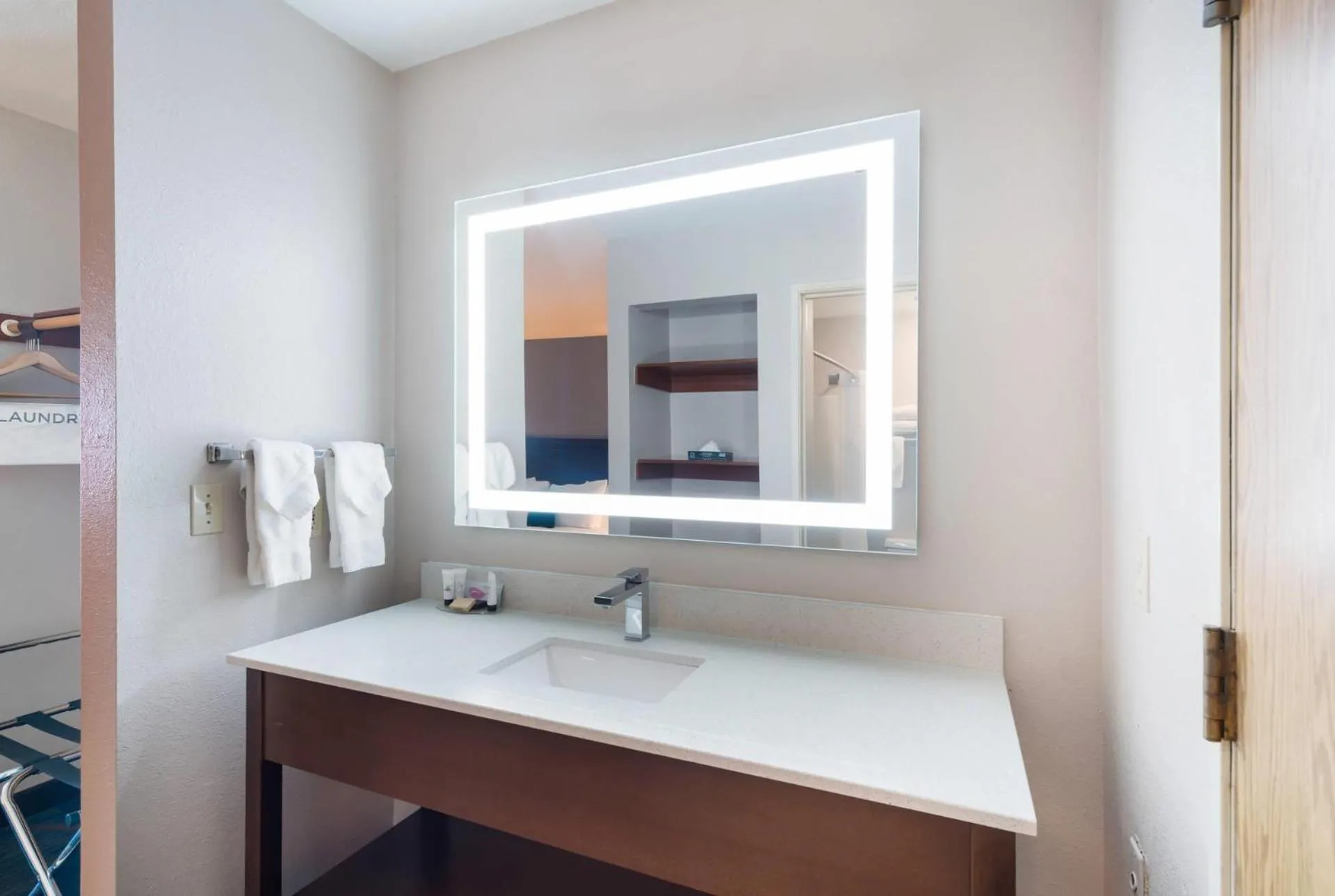 Bedroom in Quality Inn & Suites Kennewick Tri-Cities