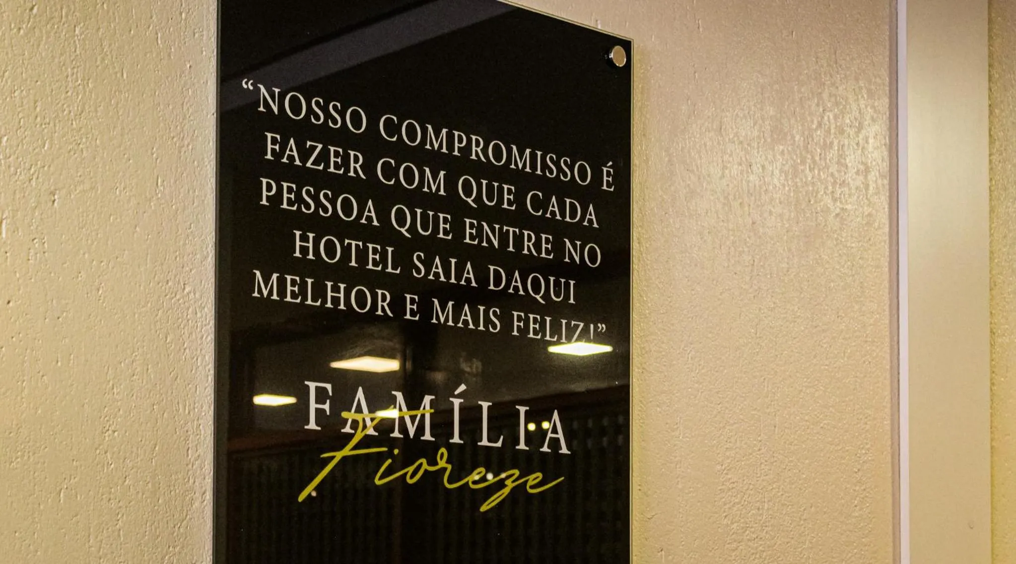 Logo/Certificate/Sign in Hotel Fioreze Origem