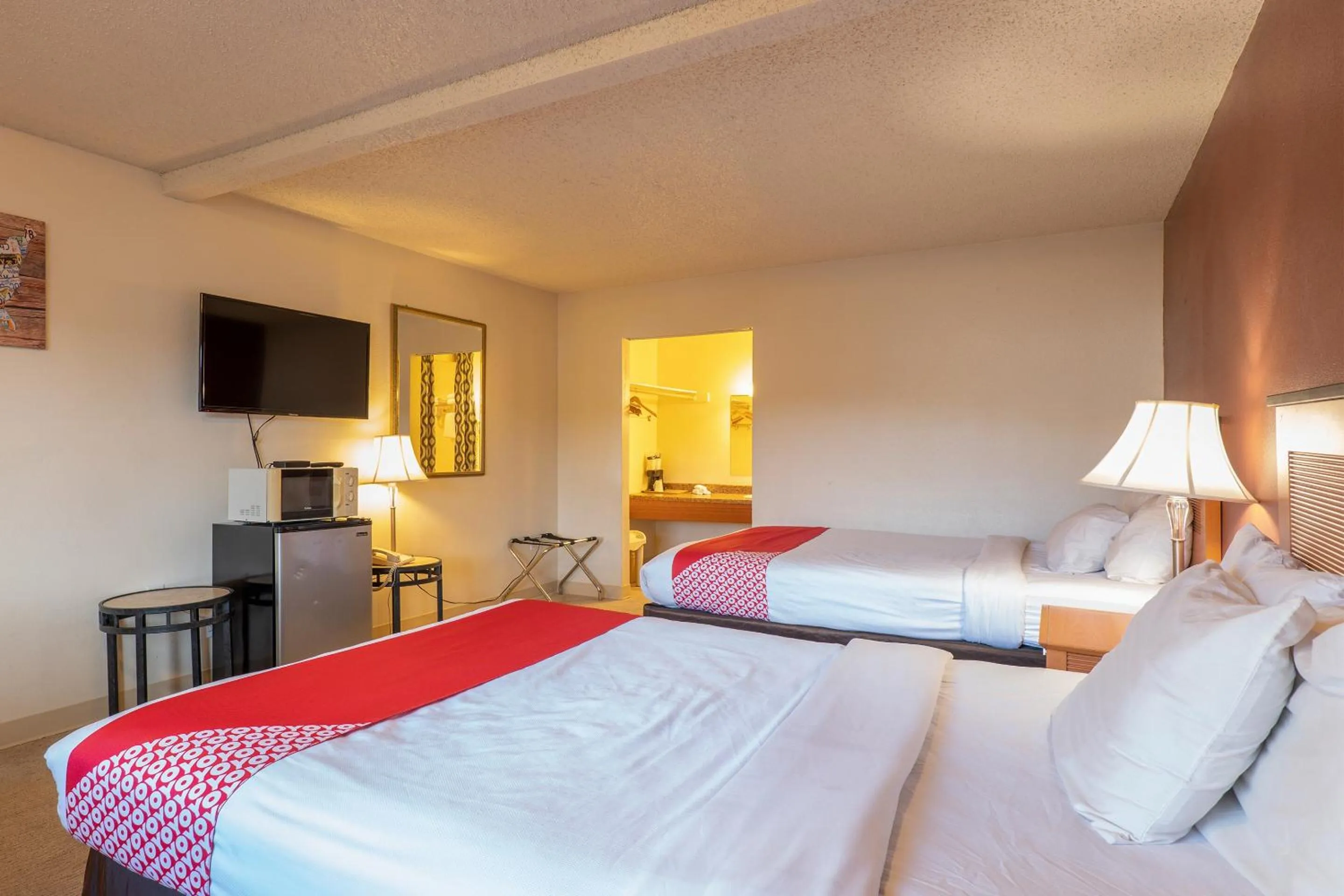 Bedroom, Bed in OYO Hotel Chehalis I-5 South