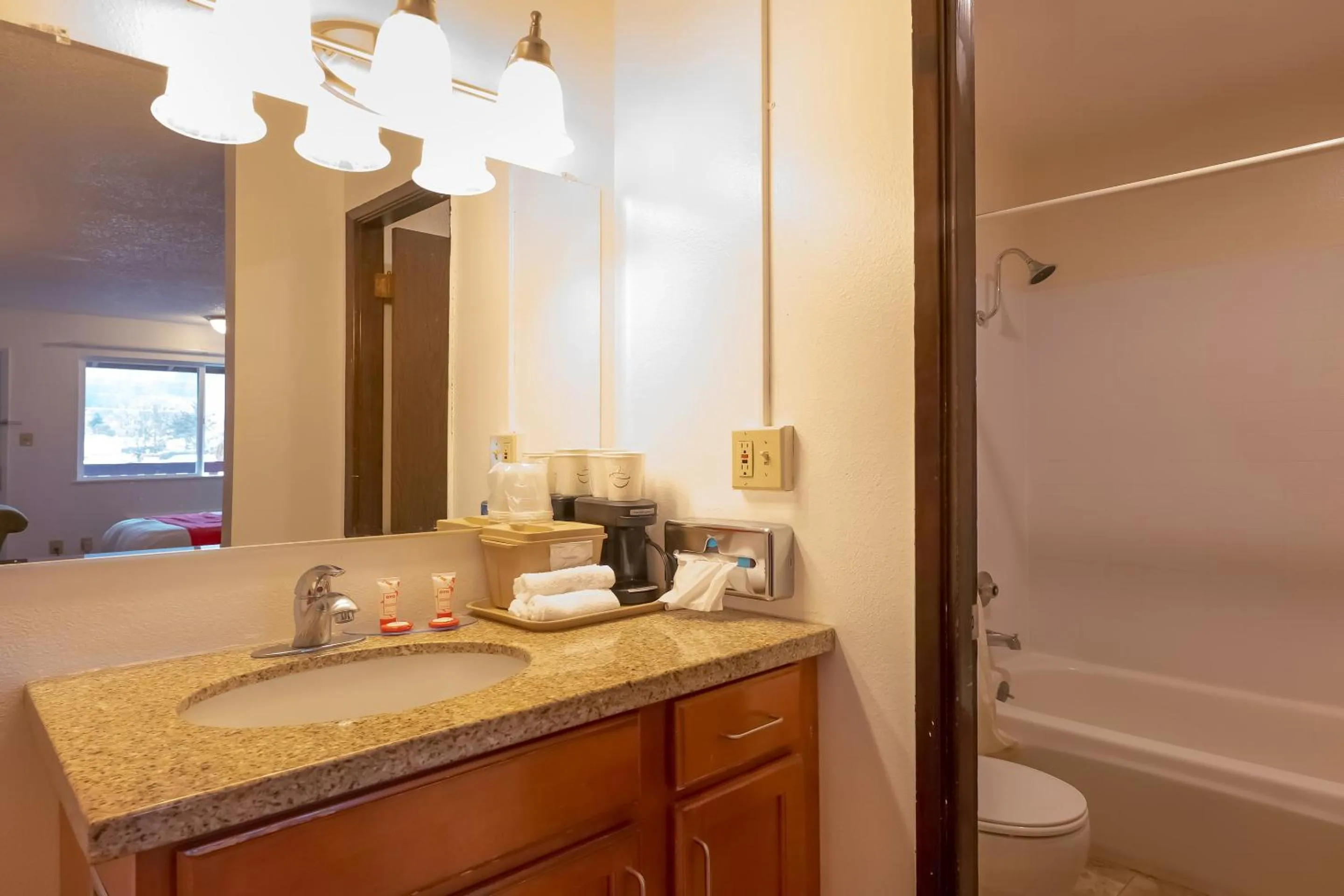 Bathroom in OYO Hotel Chehalis I-5 South