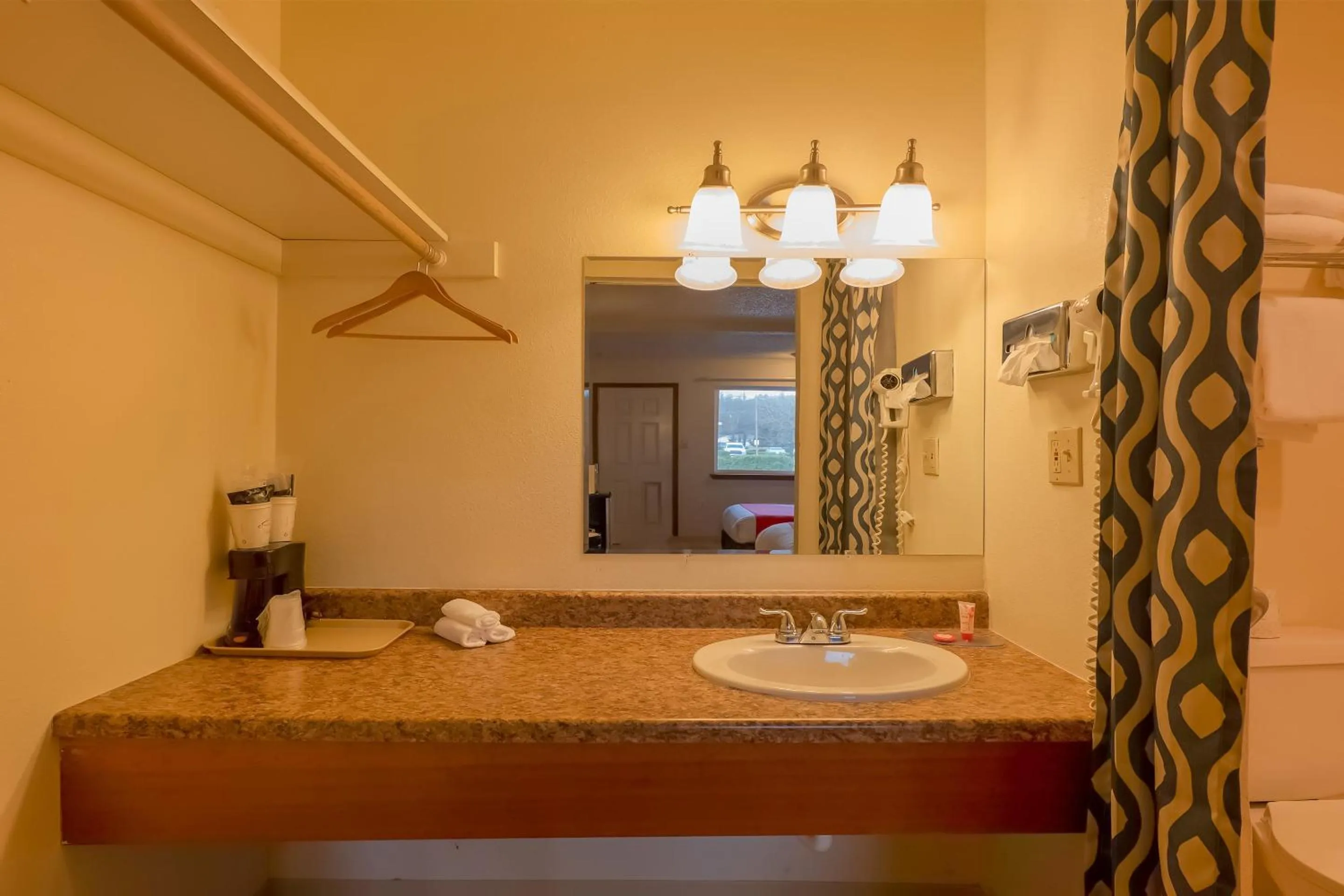 Bathroom in OYO Hotel Chehalis I-5 South