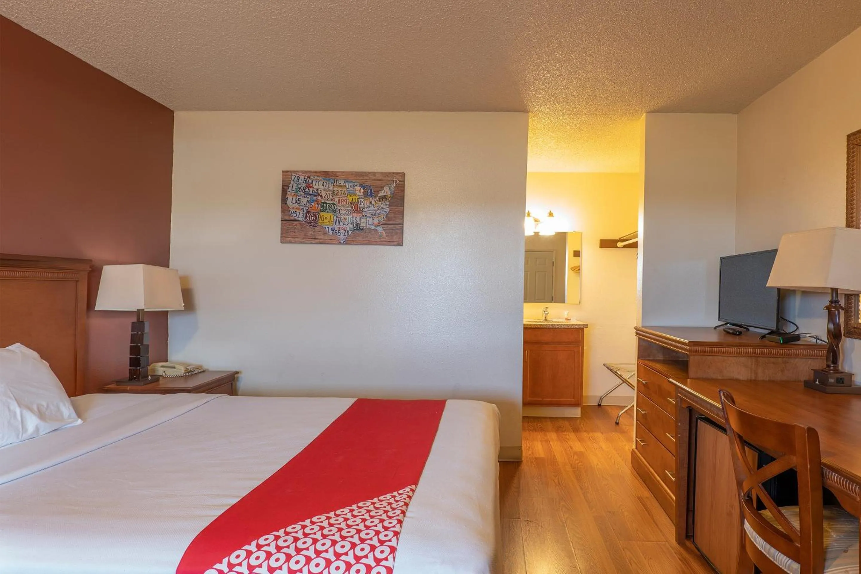 Bedroom, Bed in OYO Hotel Chehalis I-5 South