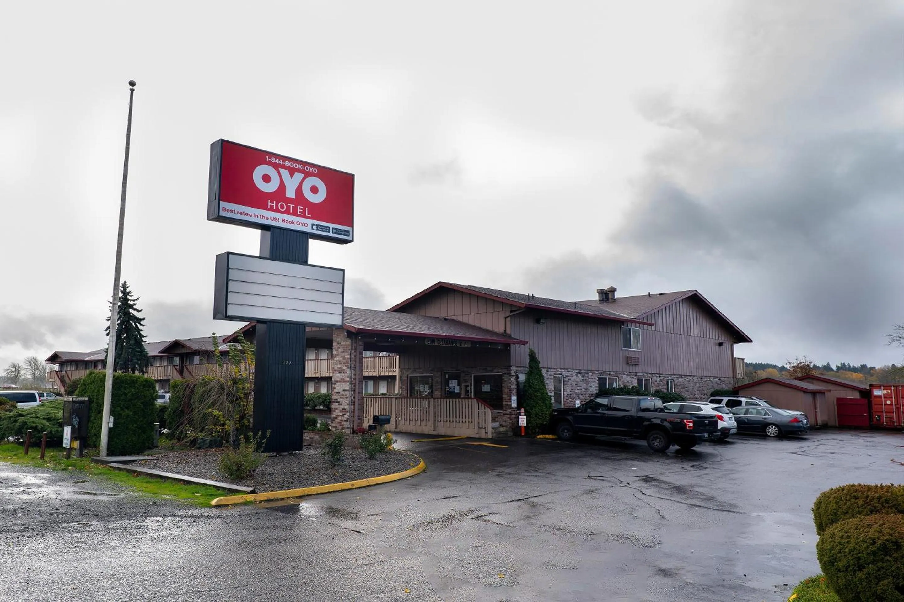 Facade/entrance in OYO Hotel Chehalis I-5 South