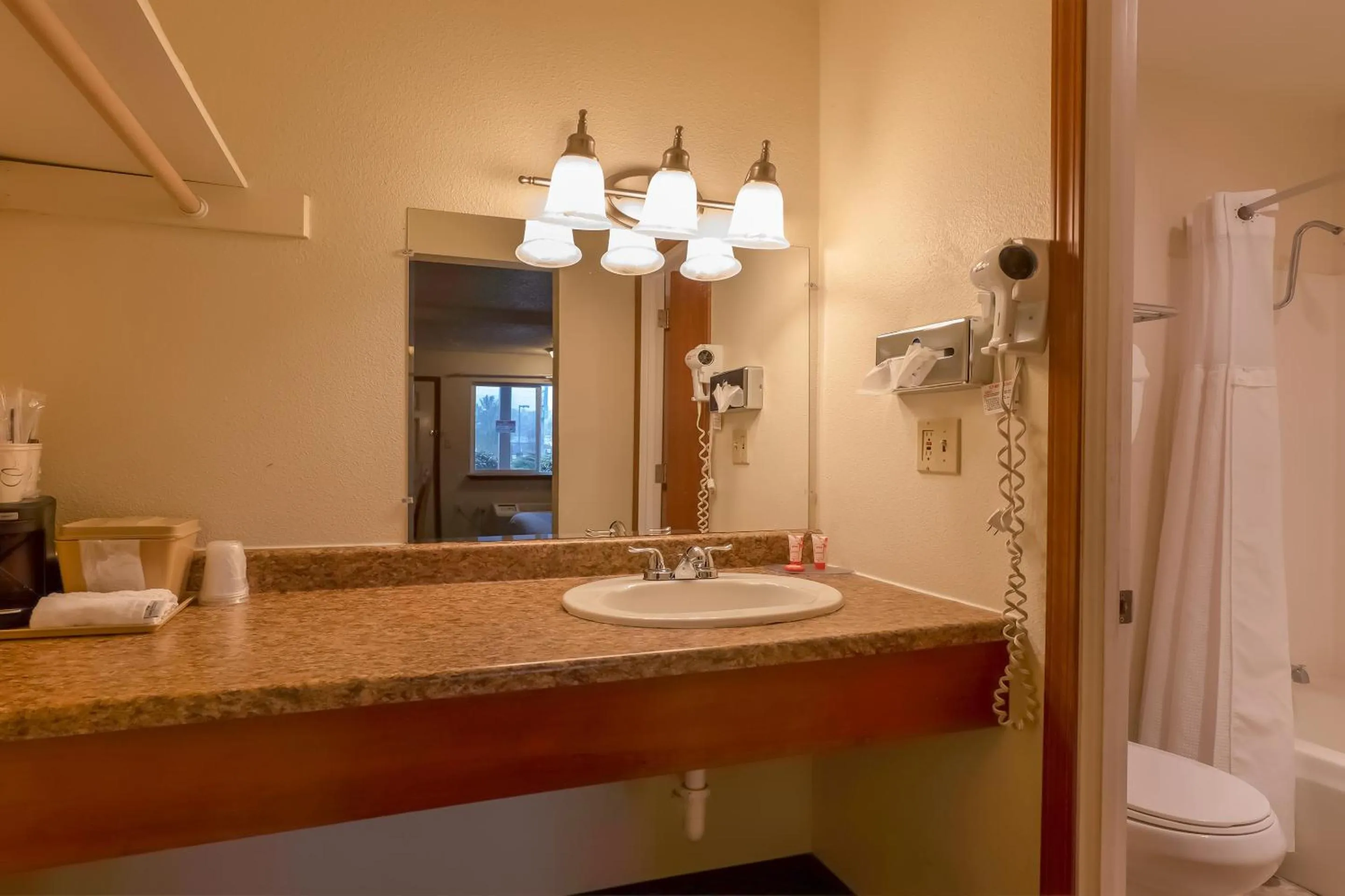 Bathroom in OYO Hotel Chehalis I-5 South