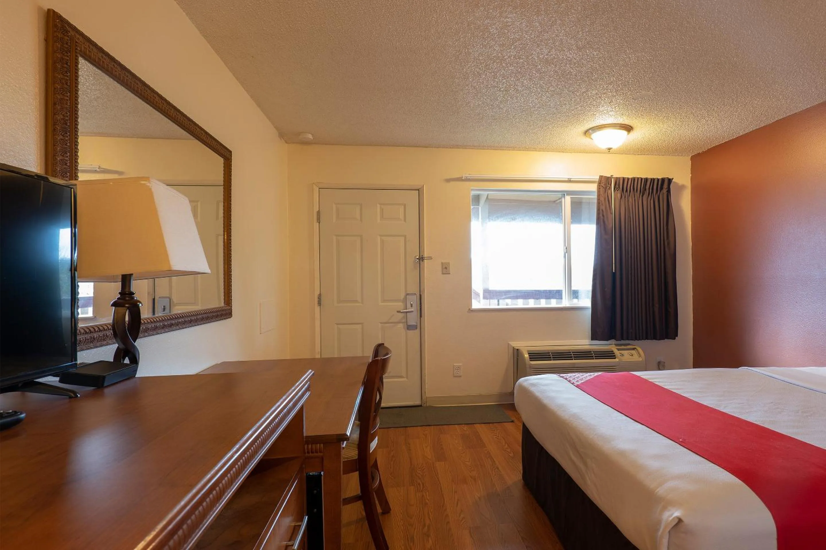 Bedroom, Bed in OYO Hotel Chehalis I-5 South