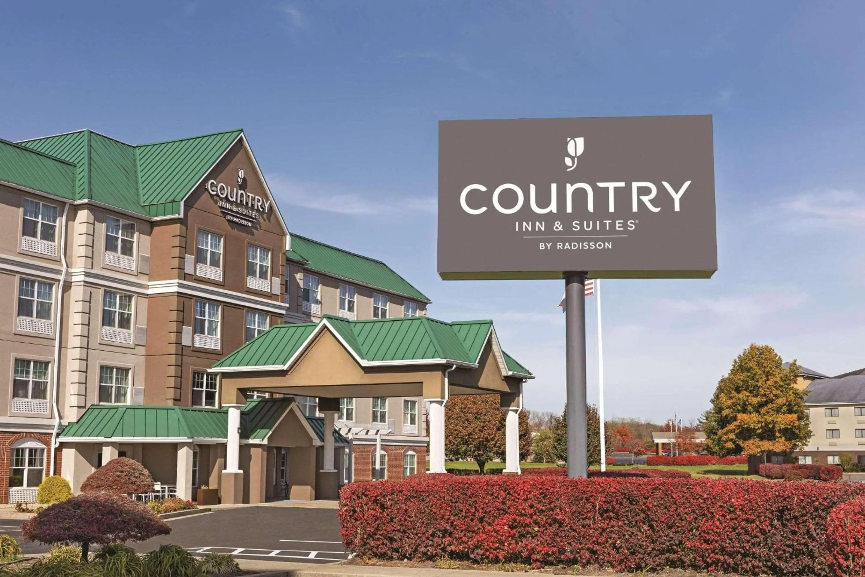 Property building in Country Inn & Suites by Radisson, Georgetown, KY