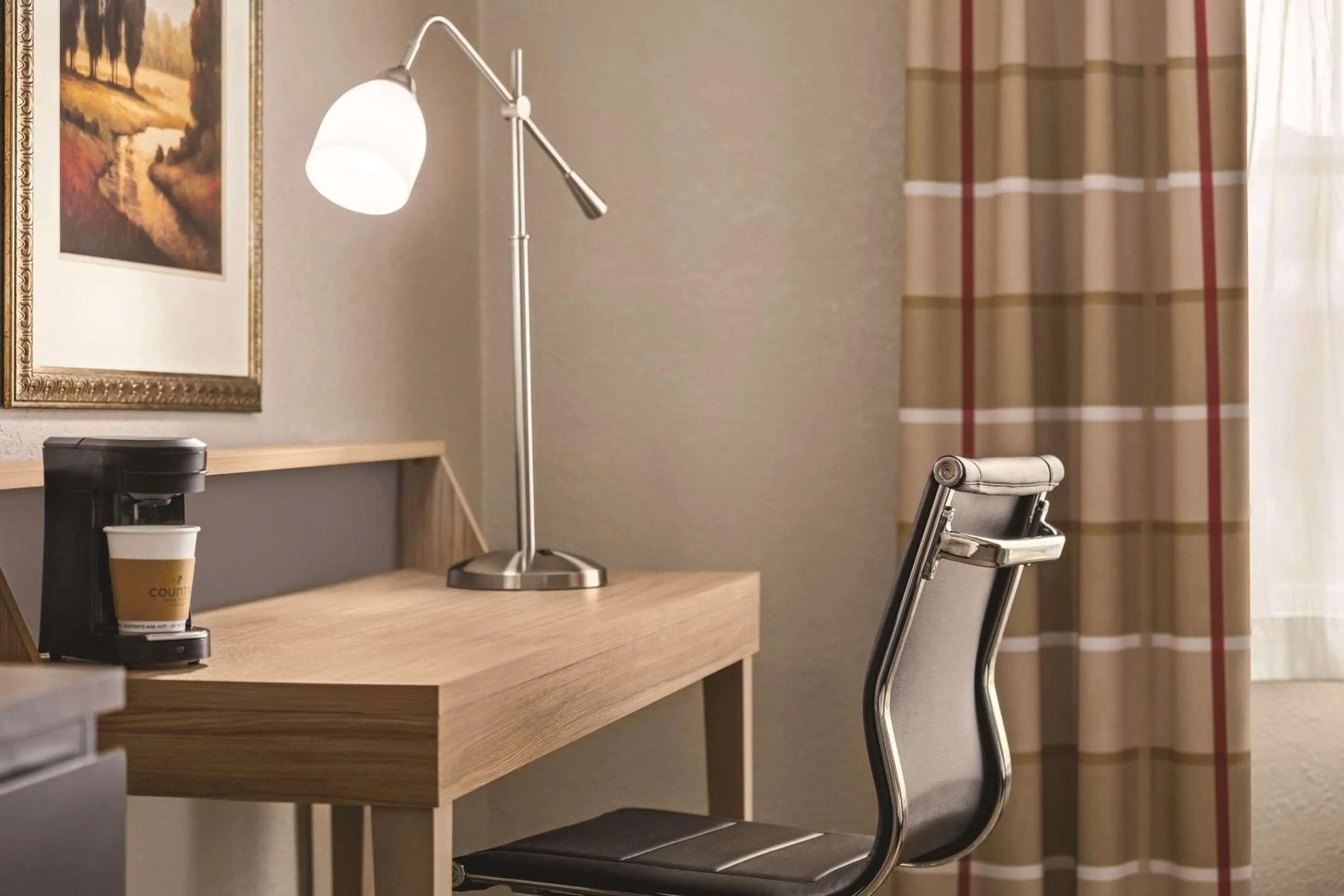 Bedroom in Country Inn & Suites by Radisson, Georgetown, KY