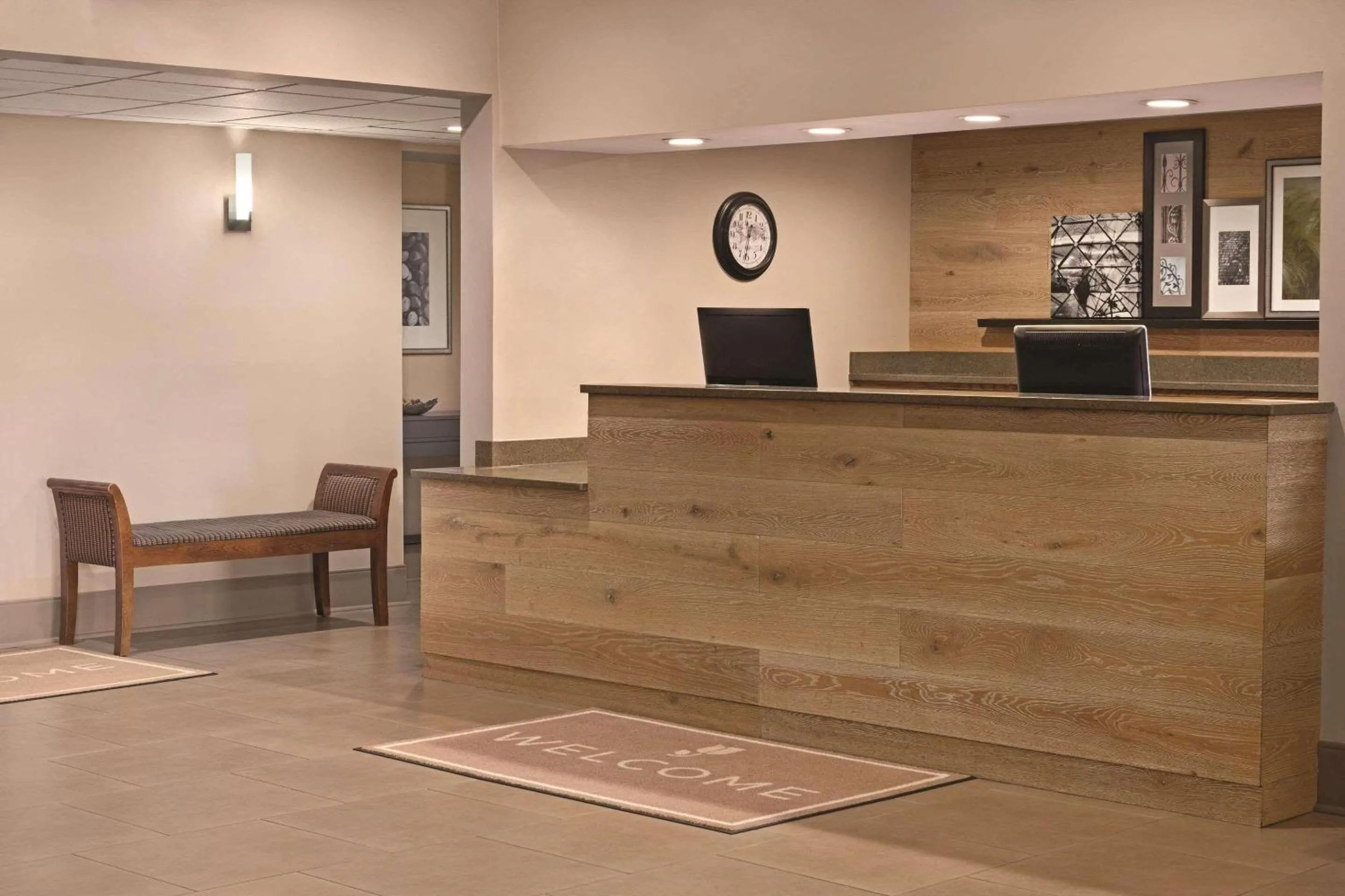 Lobby or reception in Country Inn & Suites by Radisson, Georgetown, KY