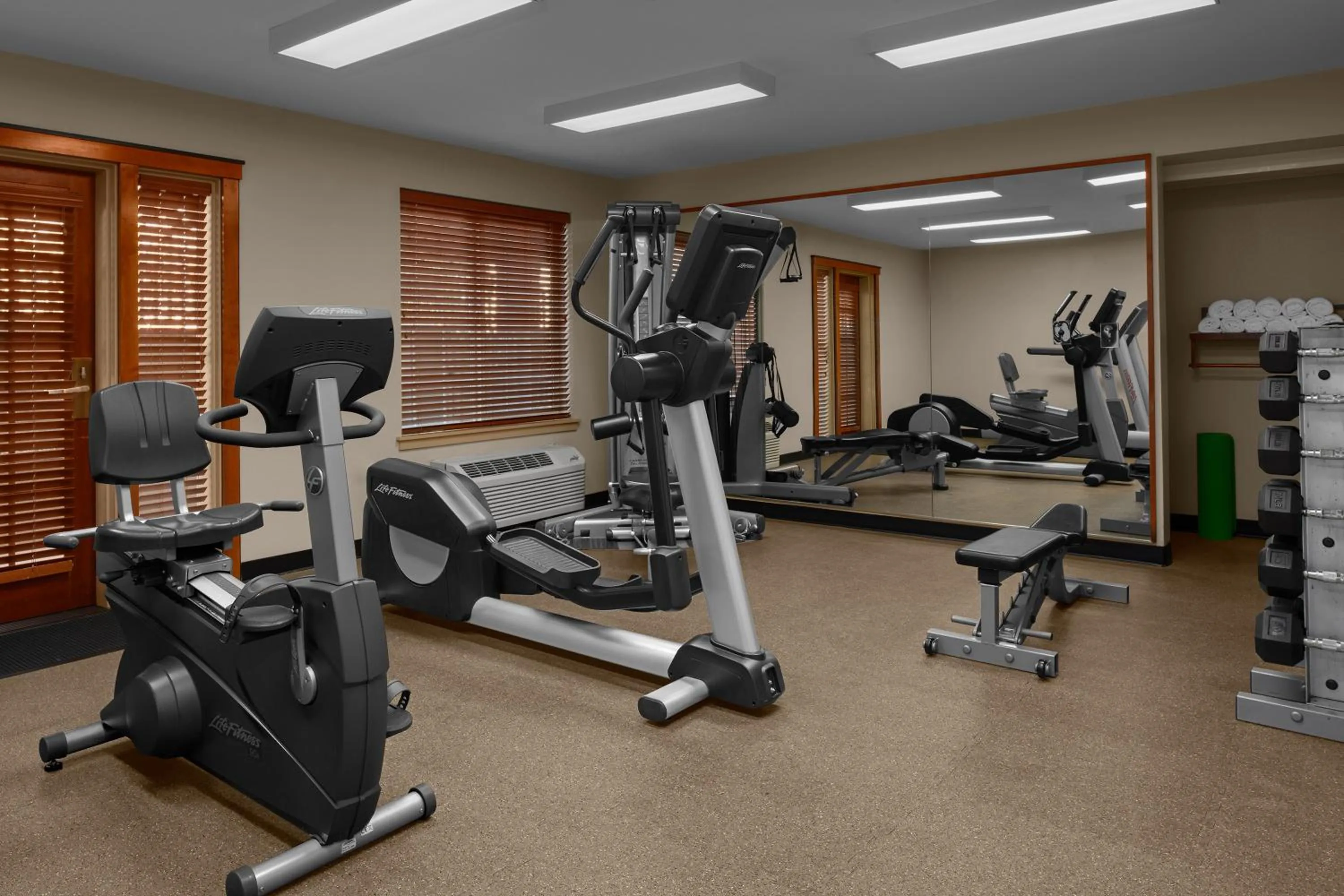 Fitness centre/facilities in Larkspur Landing Extended Stay Suites Roseville