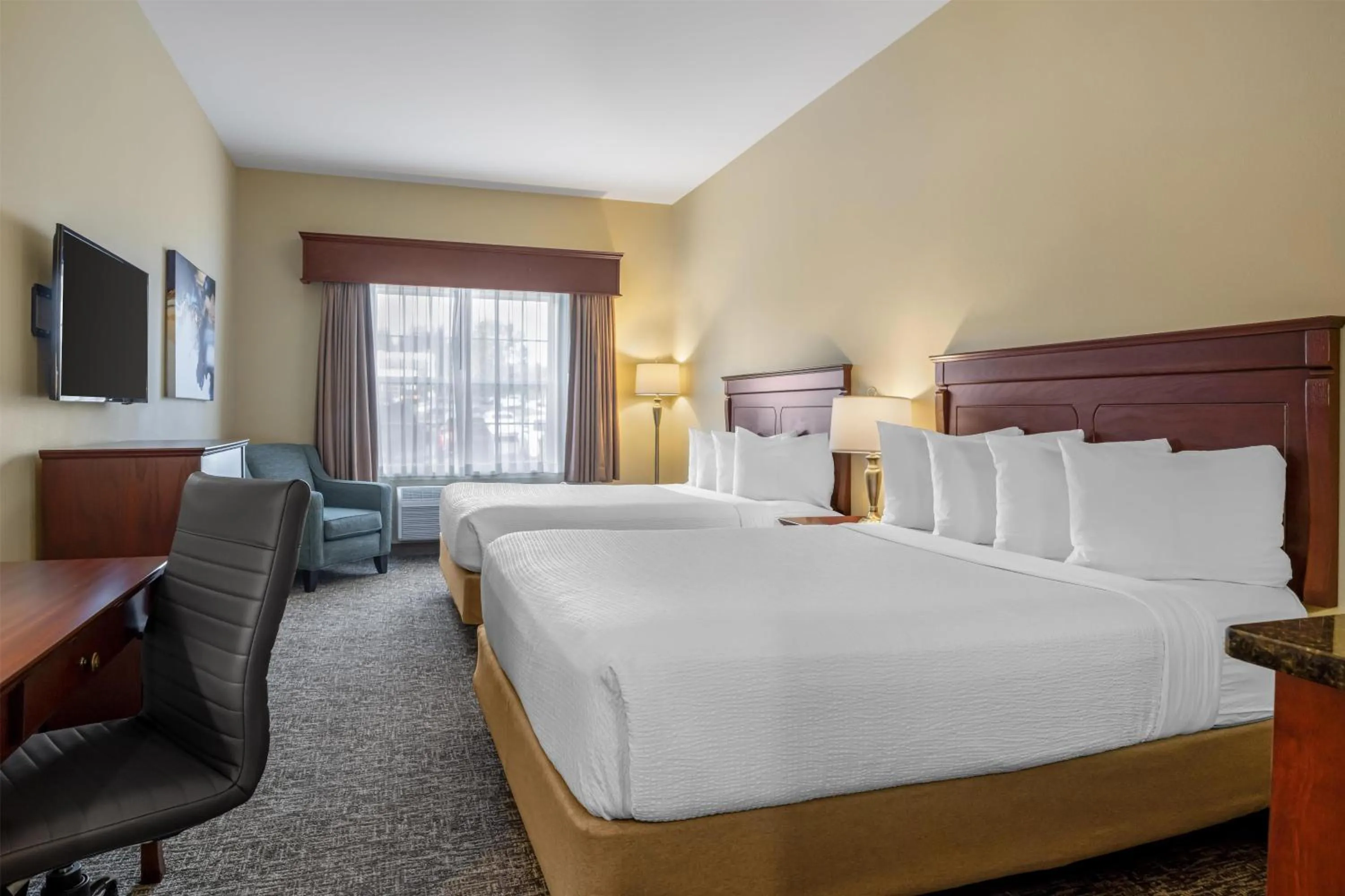 Bedroom, Bed in Best Western Plus Fredericton Hotel & Suites