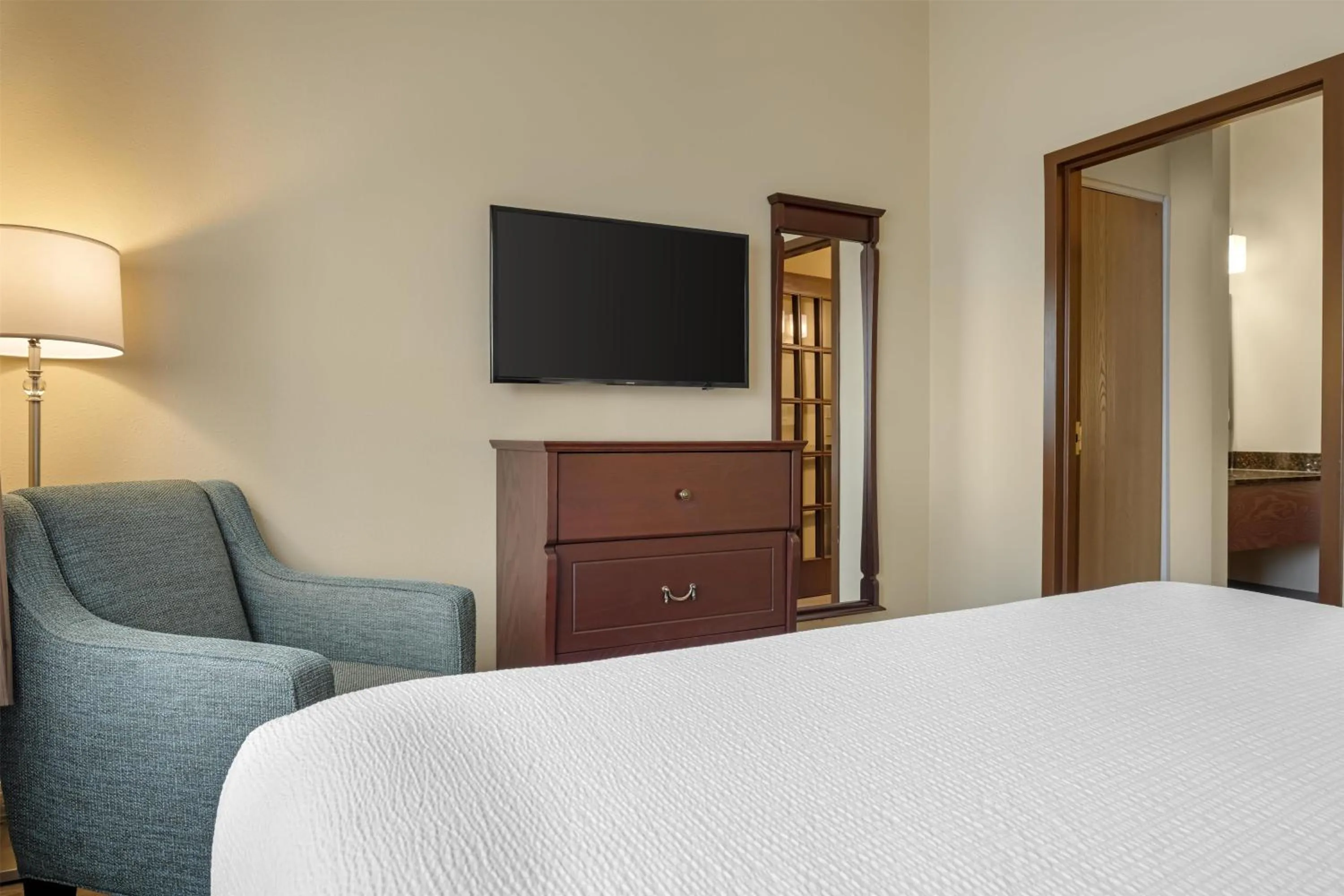 Bedroom, Bed in Best Western Plus Fredericton Hotel & Suites