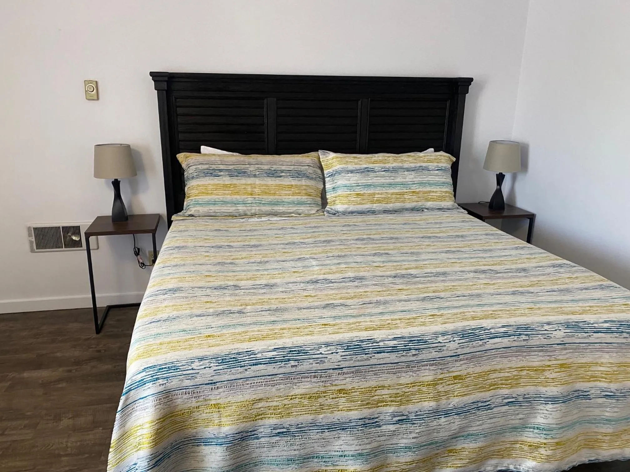 Bed in Lamplighter Lodge